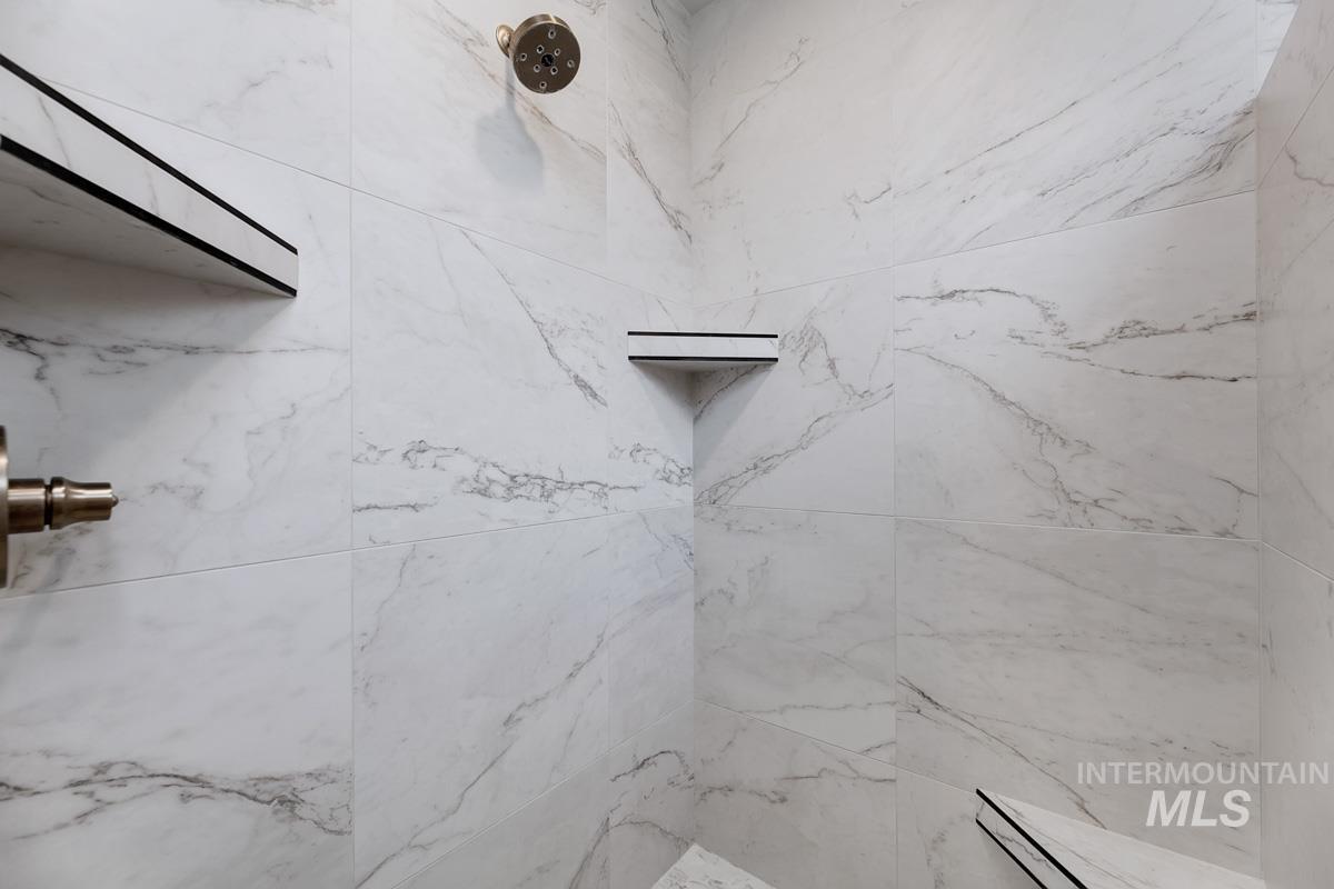 556 W Carnelian Lane, Eagle, Idaho 83616, 3 Bedrooms, 2 Bathrooms, Residential For Sale, Price $799,000,MLS 98973275