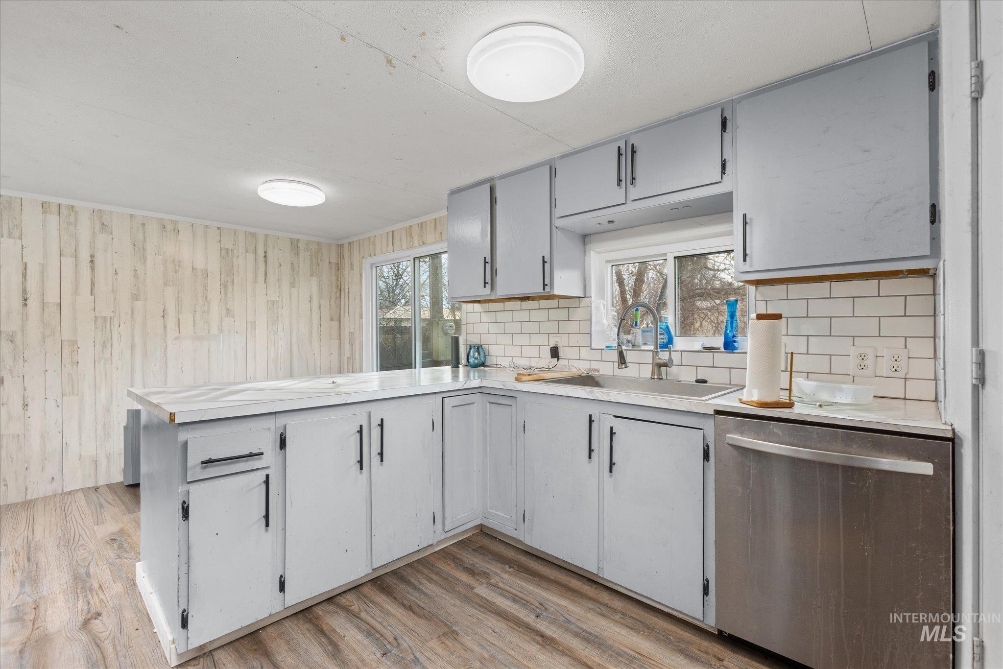 250 SE Locust, New Plymouth, Idaho 83655, 3 Bedrooms, 2 Bathrooms, Residential For Sale, Price $219,900,MLS 98973281