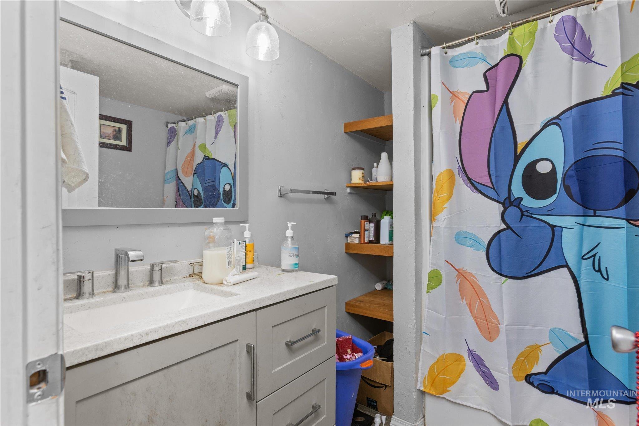 250 SE Locust, New Plymouth, Idaho 83655, 3 Bedrooms, 2 Bathrooms, Residential For Sale, Price $219,900,MLS 98973281