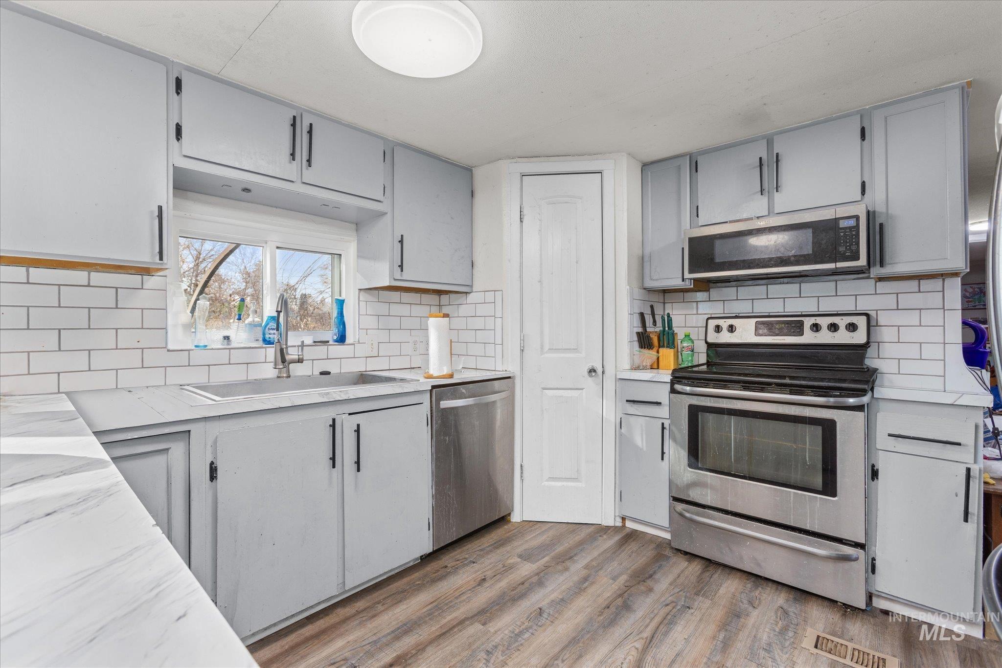 250 SE Locust, New Plymouth, Idaho 83655, 3 Bedrooms, 2 Bathrooms, Residential For Sale, Price $219,900,MLS 98973281