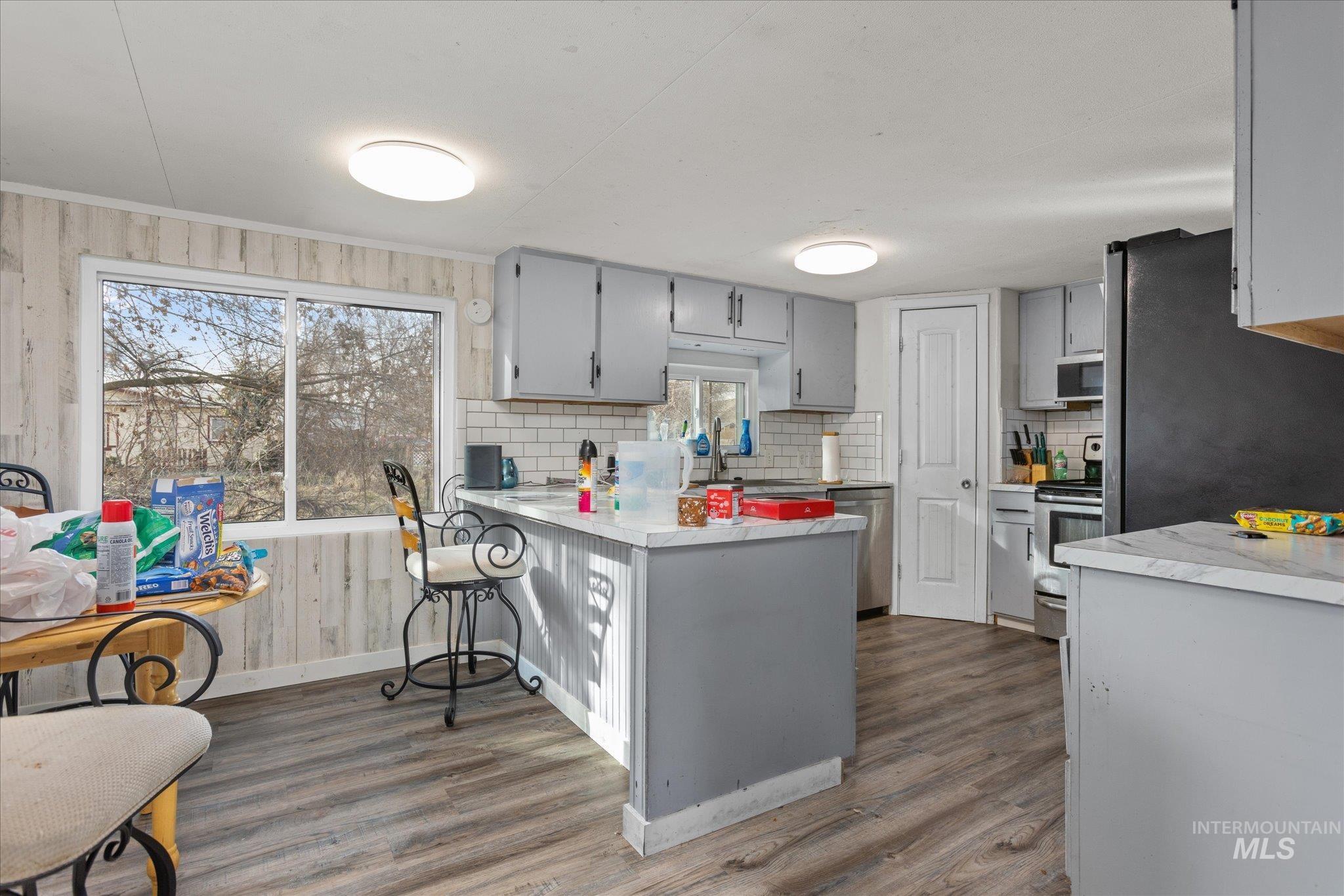 250 SE Locust, New Plymouth, Idaho 83655, 3 Bedrooms, 2 Bathrooms, Residential For Sale, Price $219,900,MLS 98973281