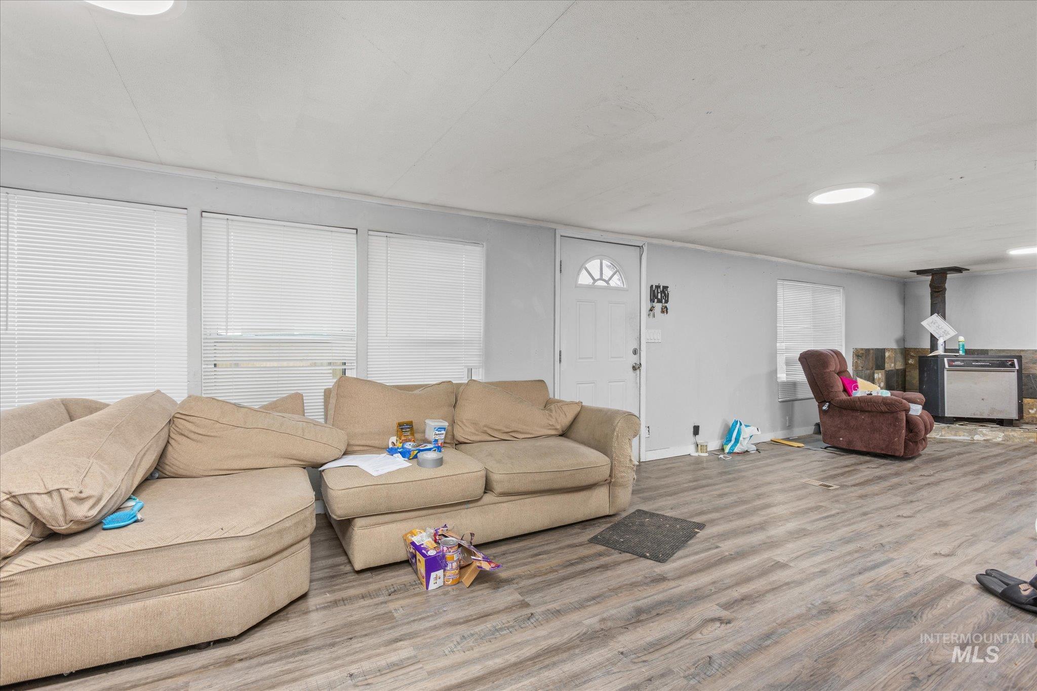 250 SE Locust, New Plymouth, Idaho 83655, 3 Bedrooms, 2 Bathrooms, Residential For Sale, Price $219,900,MLS 98973281