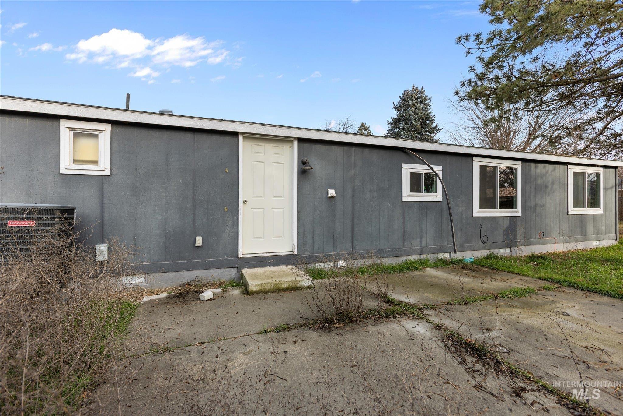 250 SE Locust, New Plymouth, Idaho 83655, 3 Bedrooms, 2 Bathrooms, Residential For Sale, Price $219,900,MLS 98973281