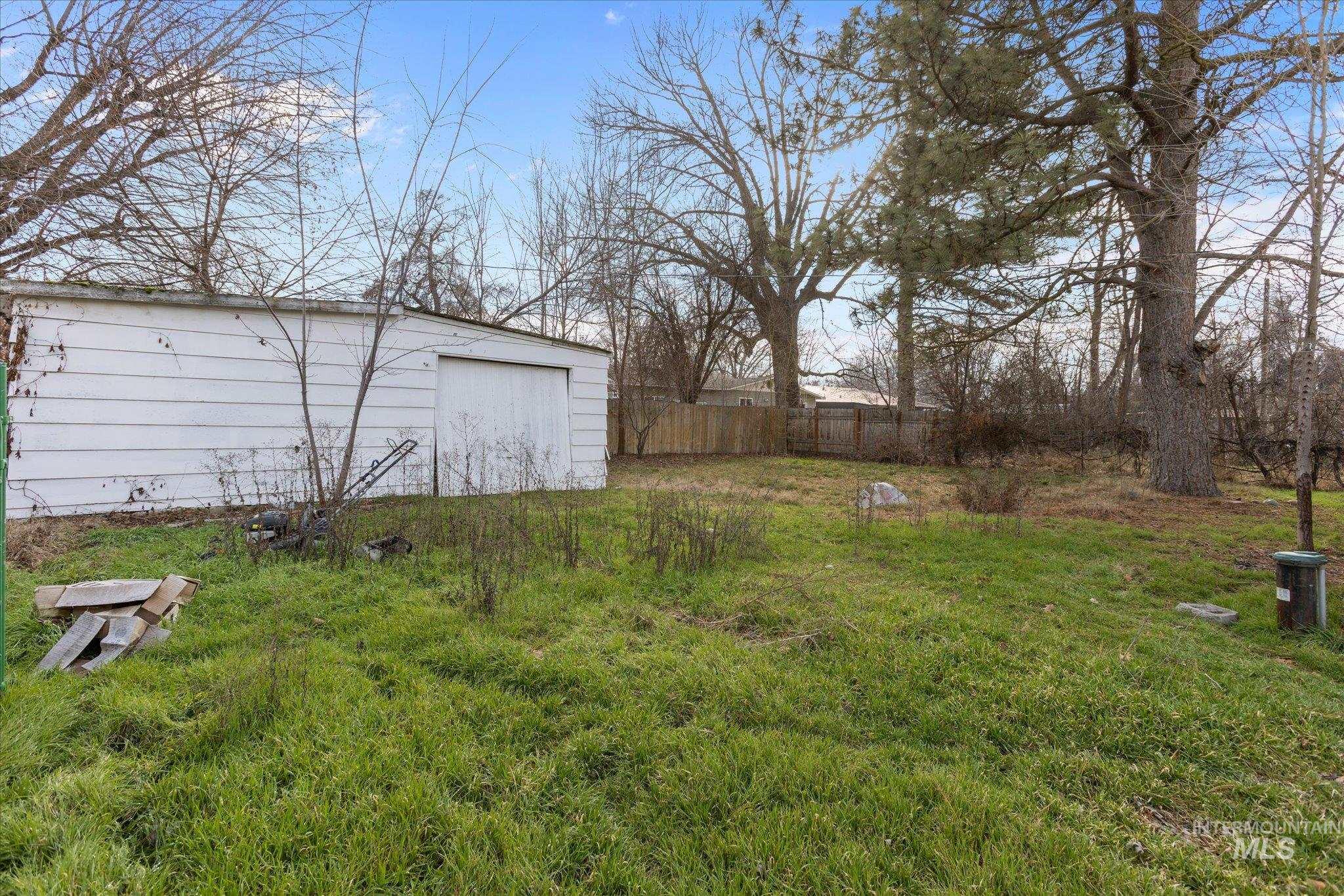 250 SE Locust, New Plymouth, Idaho 83655, 3 Bedrooms, 2 Bathrooms, Residential For Sale, Price $219,900,MLS 98973281