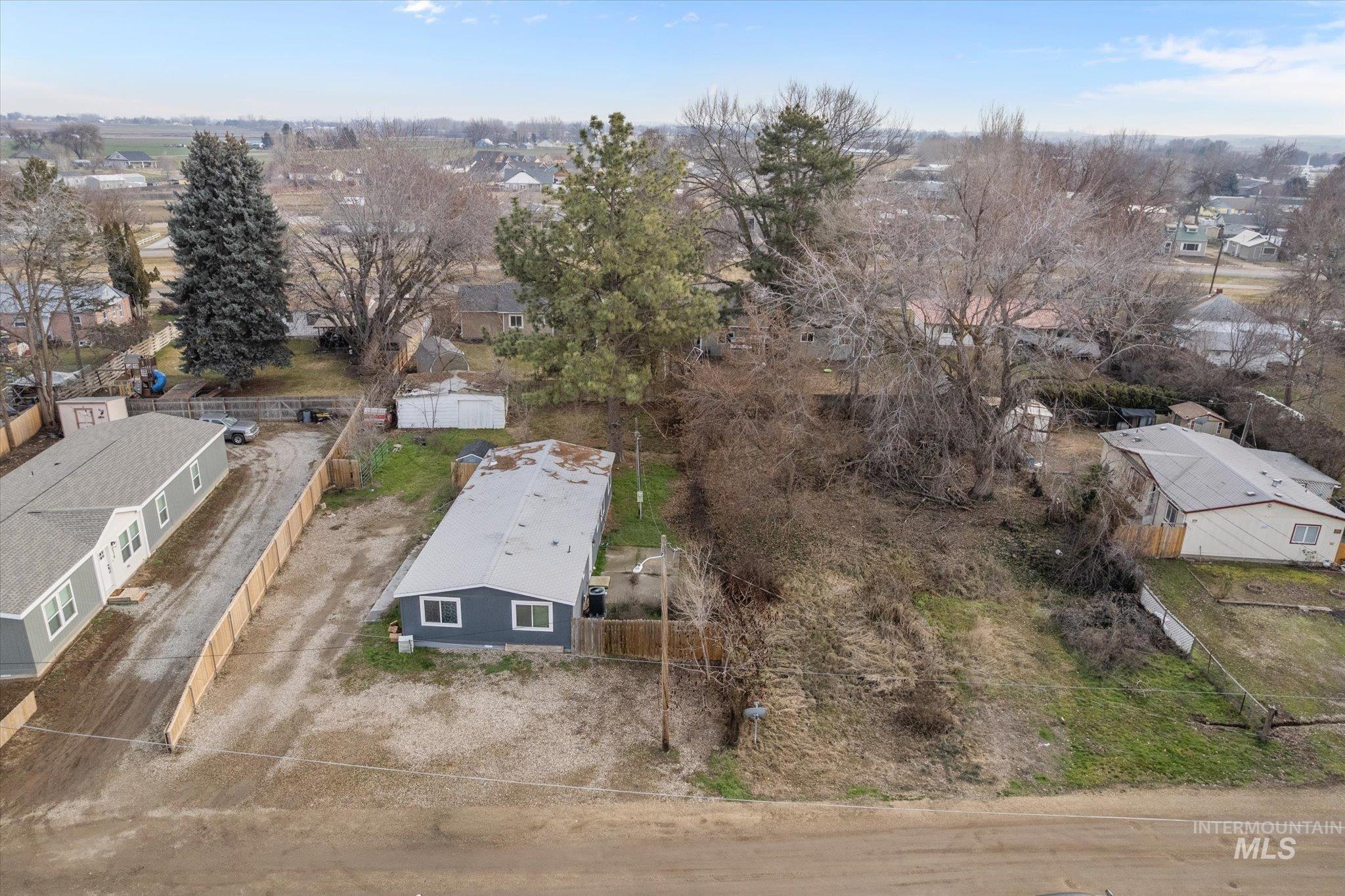 250 SE Locust, New Plymouth, Idaho 83655, 3 Bedrooms, 2 Bathrooms, Residential For Sale, Price $219,900,MLS 98973281