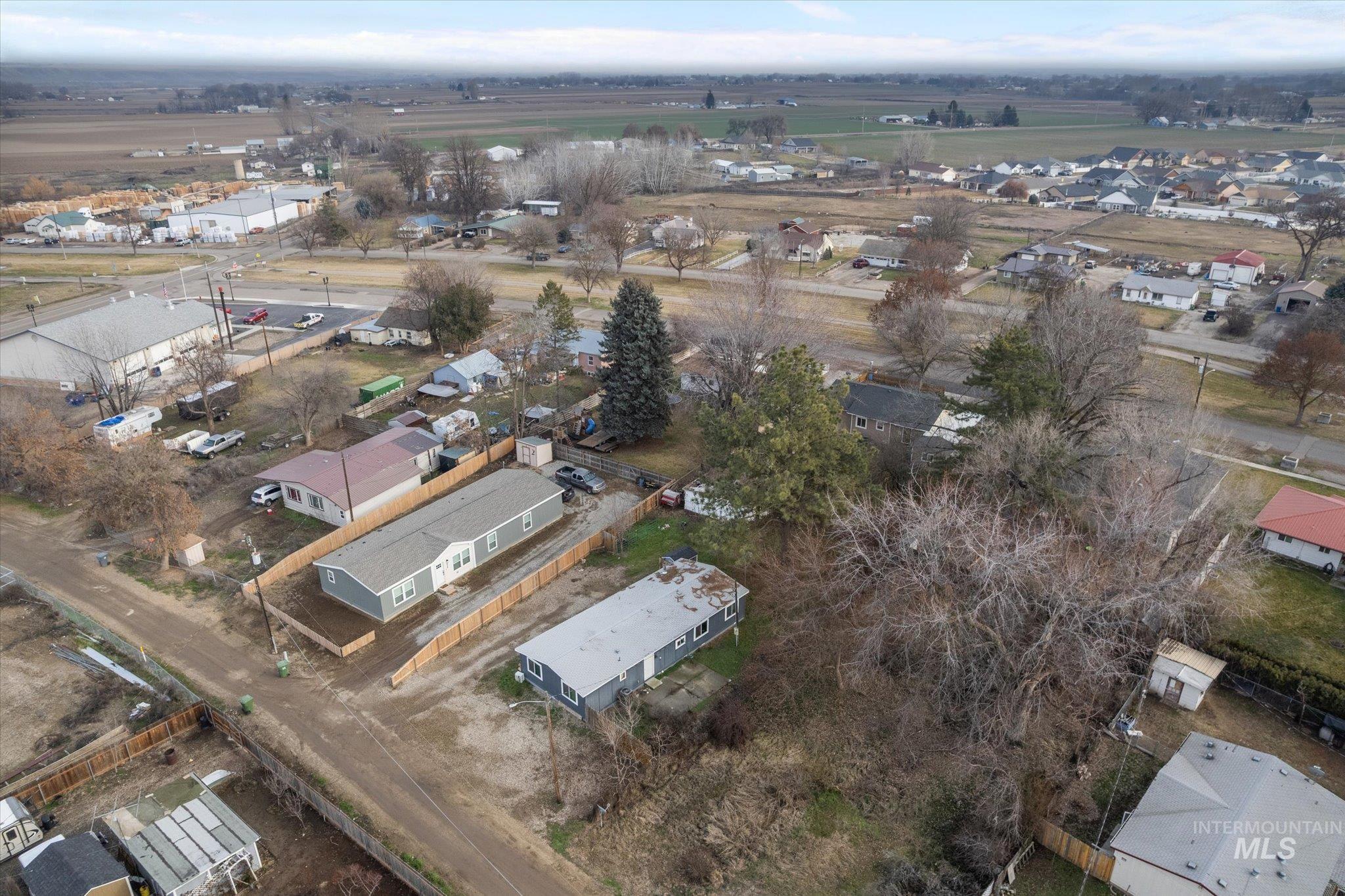 250 SE Locust, New Plymouth, Idaho 83655, 3 Bedrooms, 2 Bathrooms, Residential For Sale, Price $219,900,MLS 98973281