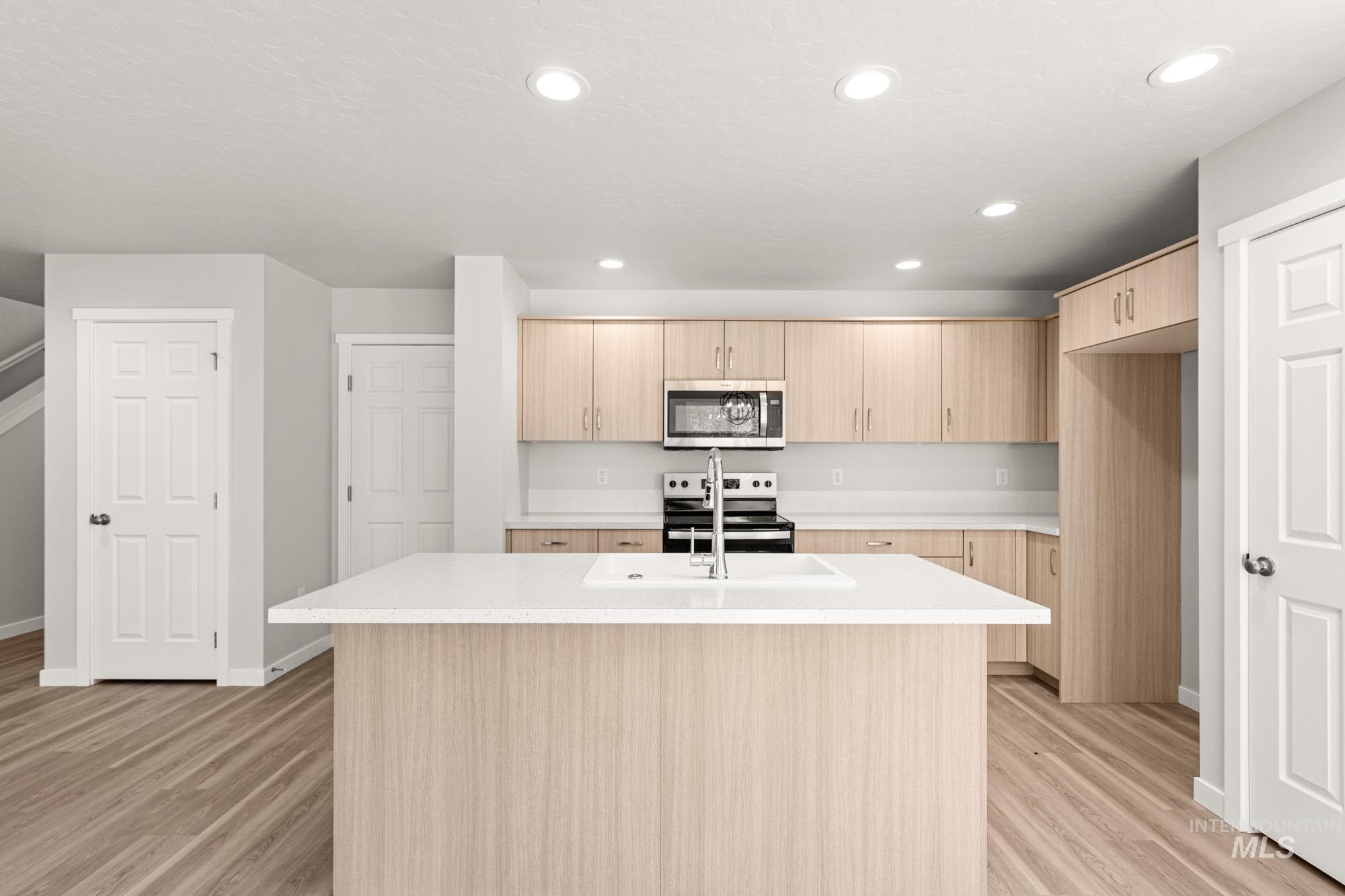 242 Caribou Ct, Horseshoe Bend, Idaho 83629, 3 Bedrooms, 2.5 Bathrooms, Residential For Sale, Price $354,990, 98973282