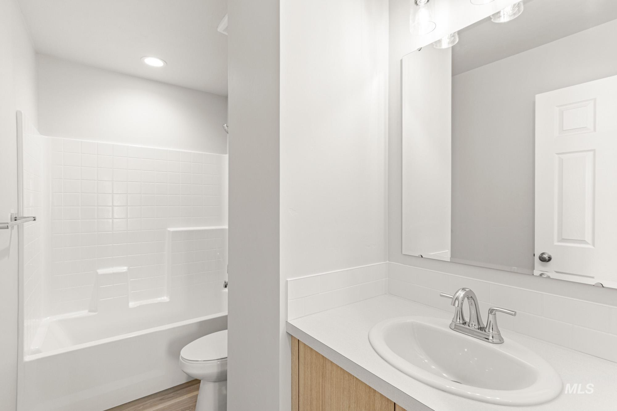 242 Caribou Ct, Horseshoe Bend, Idaho 83629, 3 Bedrooms, 2.5 Bathrooms, Residential For Sale, Price $354,990, 98973282