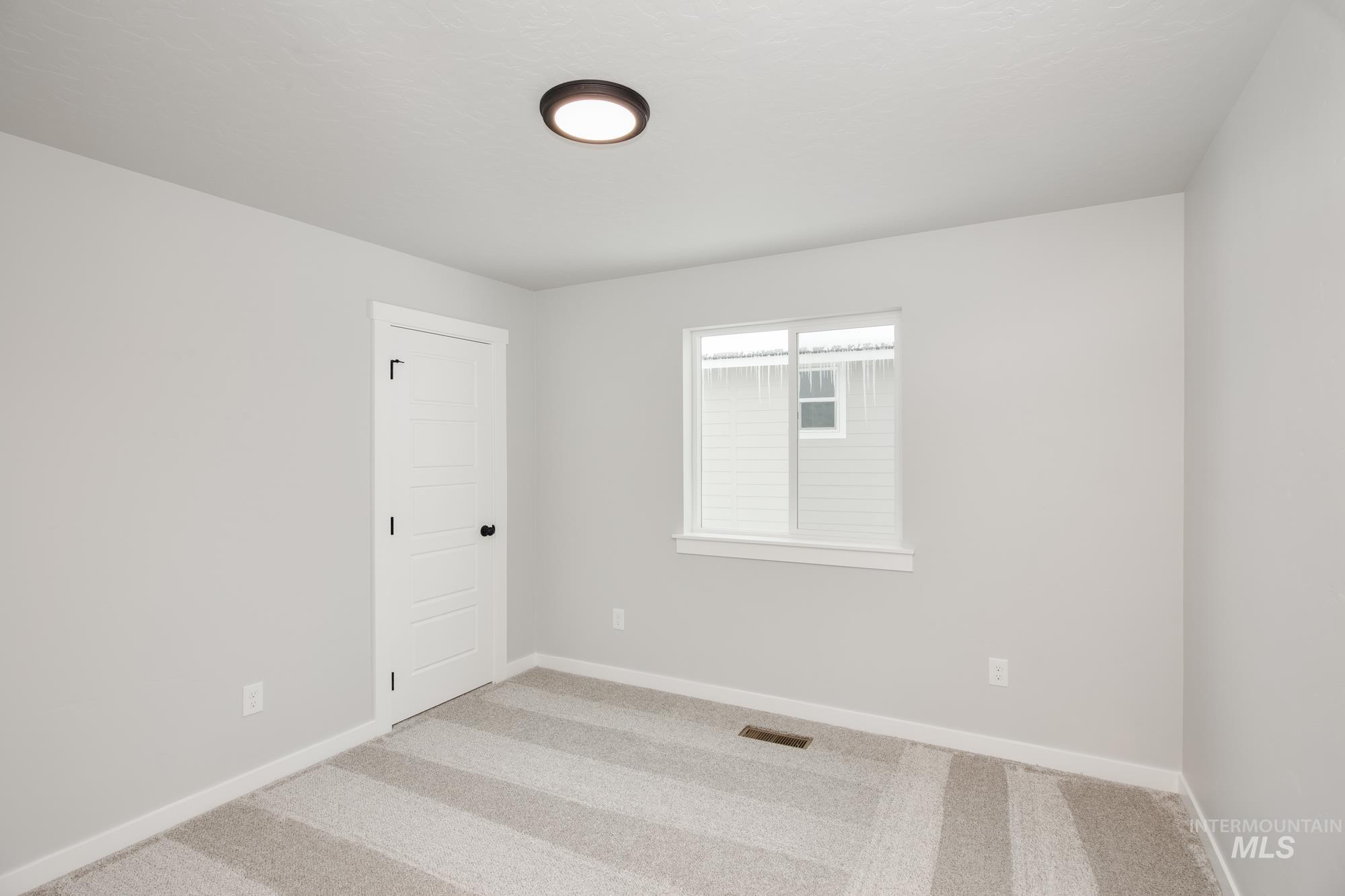 242 Caribou Ct, Horseshoe Bend, Idaho 83629, 3 Bedrooms, 2.5 Bathrooms, Residential For Sale, Price $354,990,MLS 98973282