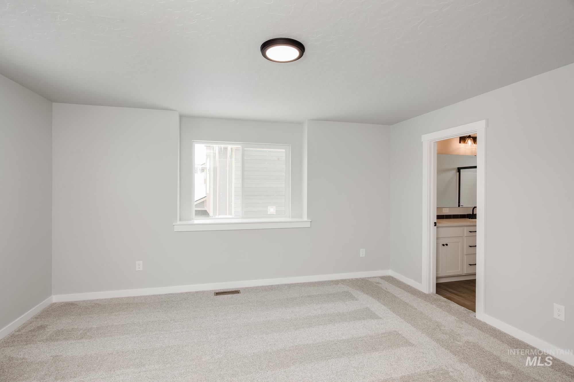 242 Caribou Ct, Horseshoe Bend, Idaho 83629, 3 Bedrooms, 2.5 Bathrooms, Residential For Sale, Price $354,990,MLS 98973282