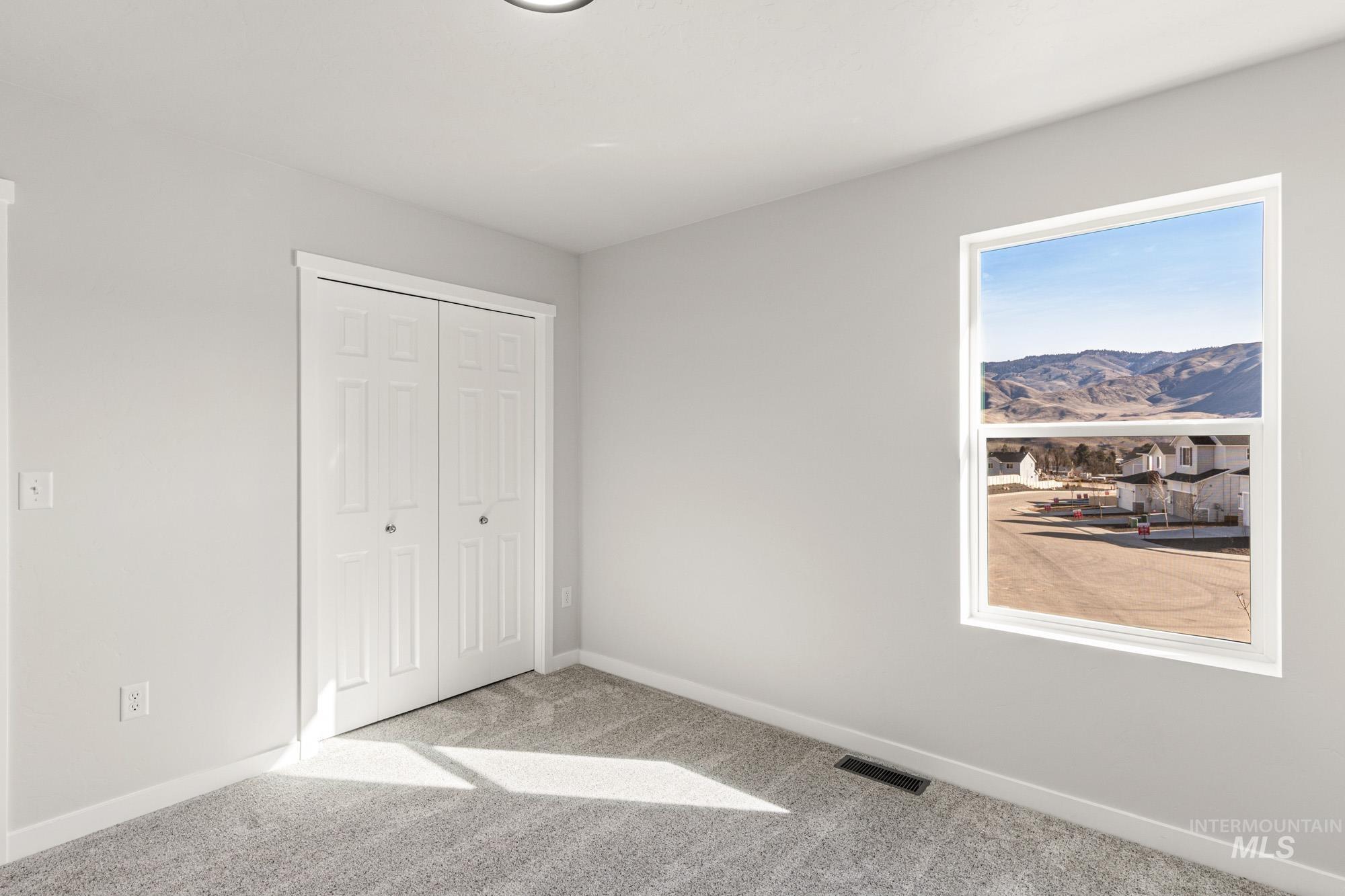 242 Caribou Ct, Horseshoe Bend, Idaho 83629, 3 Bedrooms, 2.5 Bathrooms, Residential For Sale, Price $354,990, 98973282