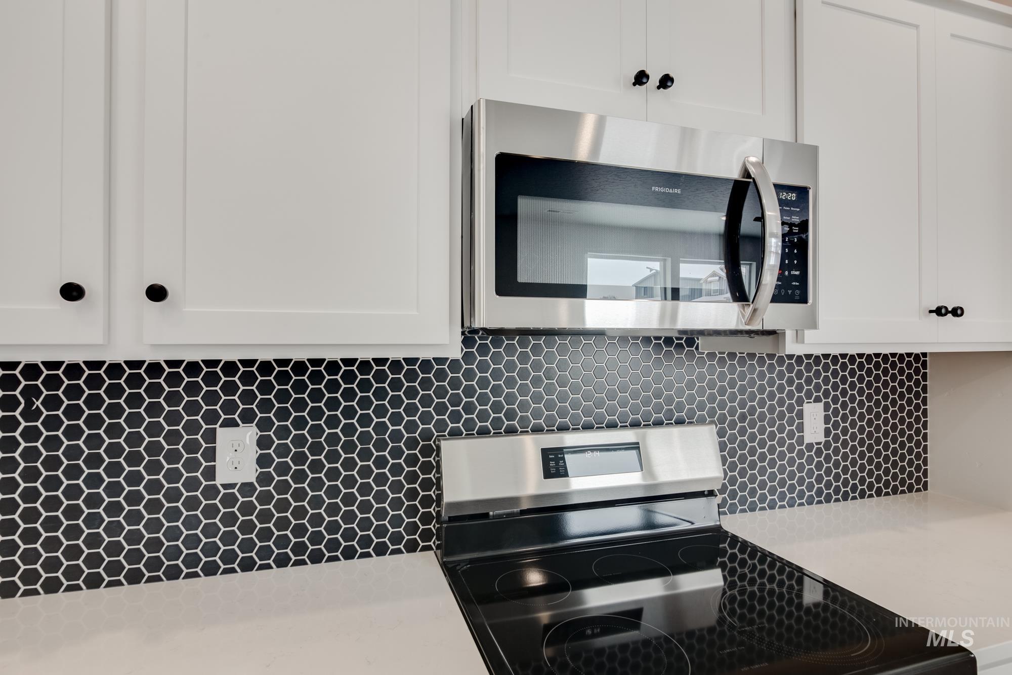 242 Caribou Ct, Horseshoe Bend, Idaho 83629, 3 Bedrooms, 2.5 Bathrooms, Residential For Sale, Price $354,990,MLS 98973282