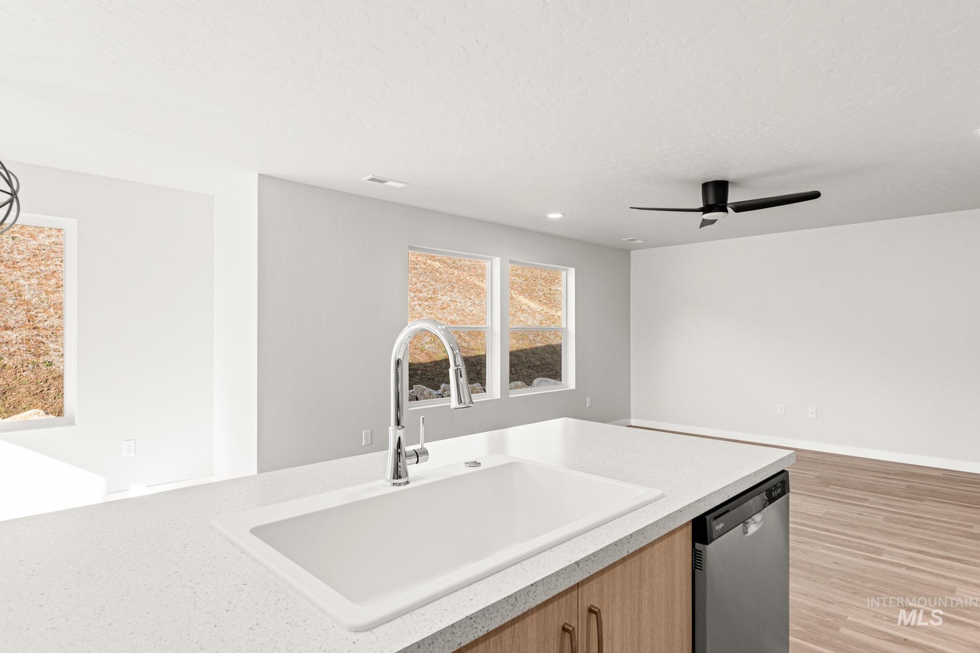 242 Caribou Ct, Horseshoe Bend, Idaho 83629, 3 Bedrooms, 2.5 Bathrooms, Residential For Sale, Price $354,990, 98973282