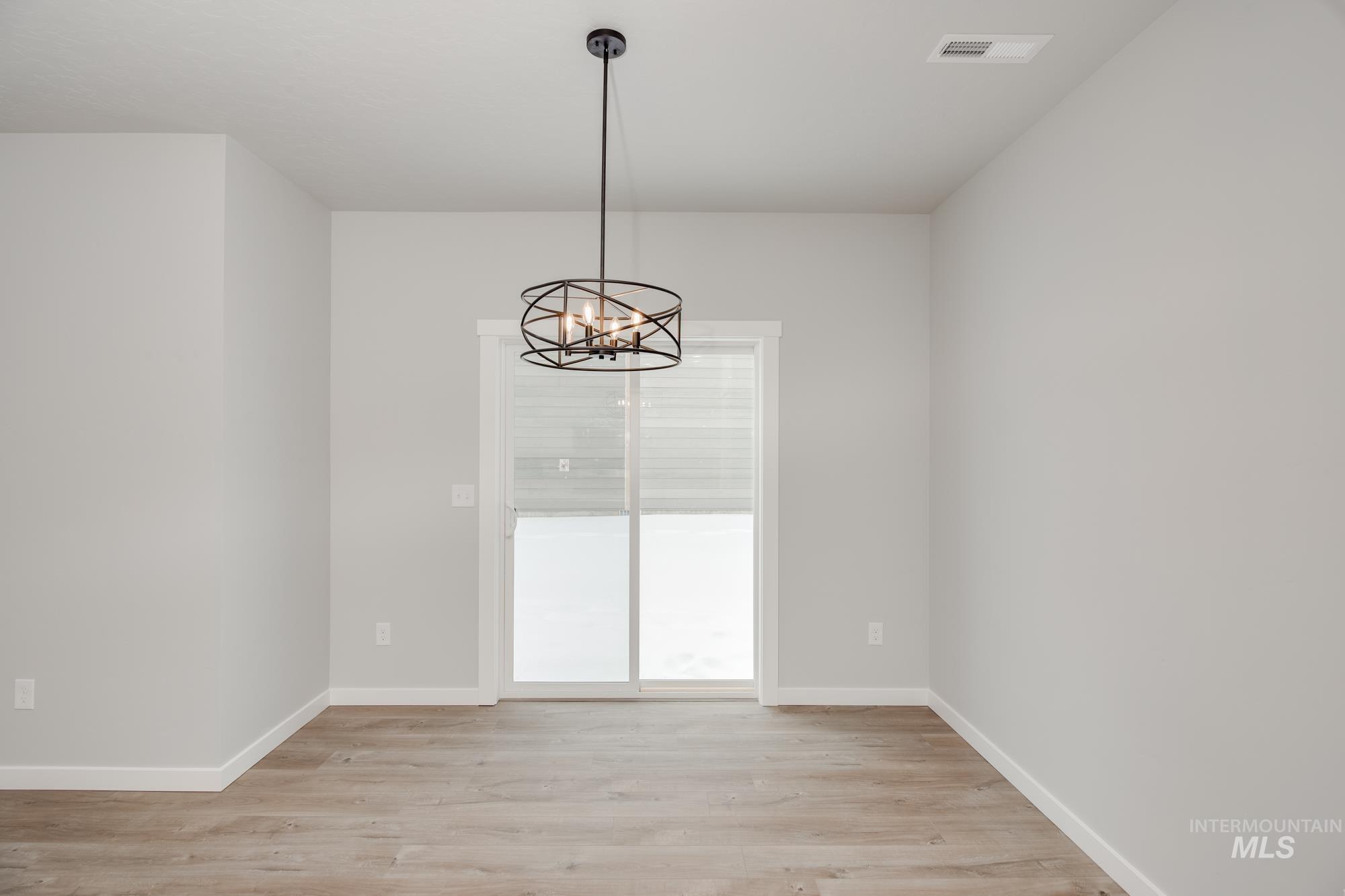 242 Caribou Ct, Horseshoe Bend, Idaho 83629, 3 Bedrooms, 2.5 Bathrooms, Residential For Sale, Price $354,990,MLS 98973282