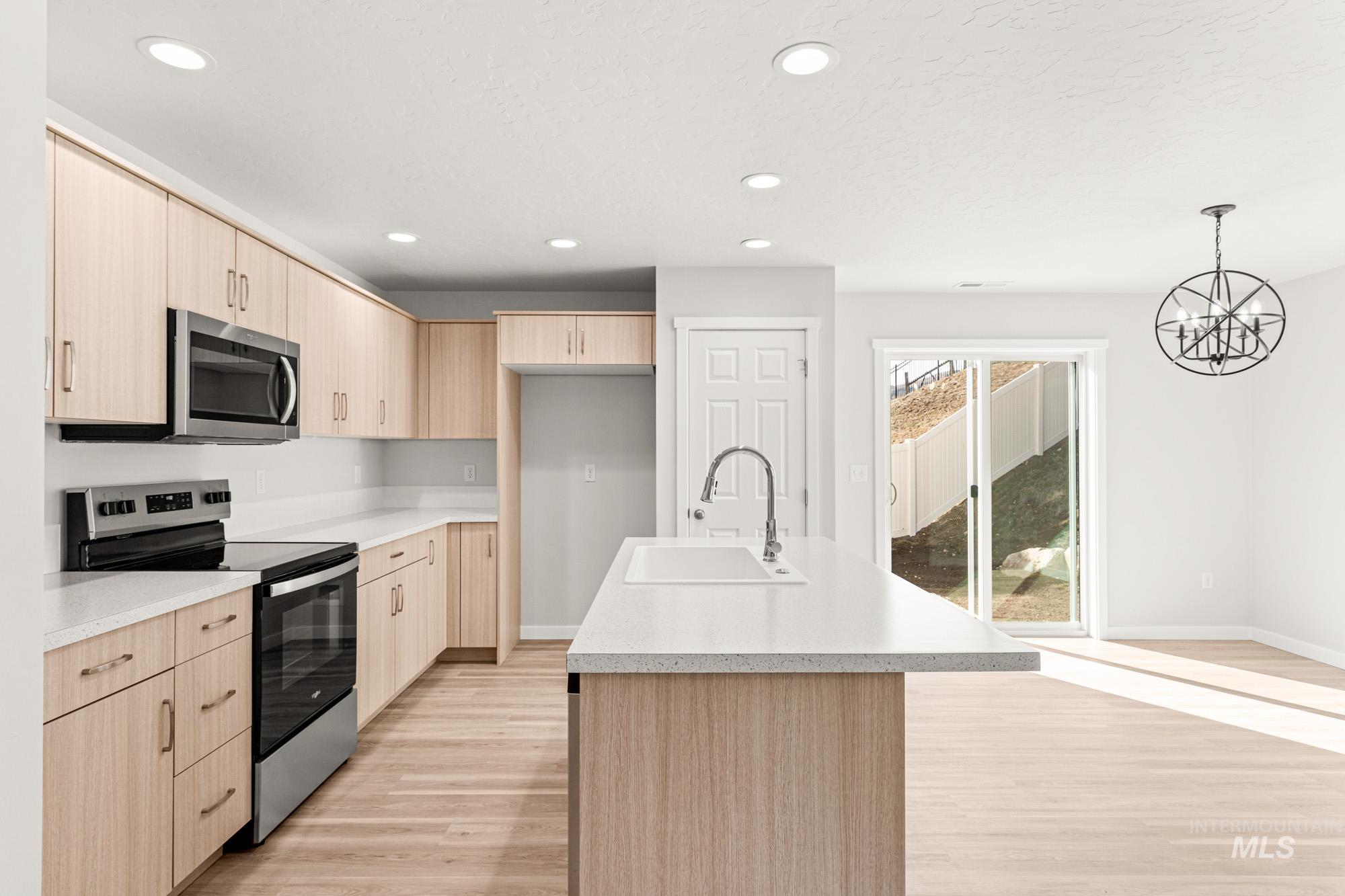 242 Caribou Ct, Horseshoe Bend, Idaho 83629, 3 Bedrooms, 2.5 Bathrooms, Residential For Sale, Price $354,990, 98973282