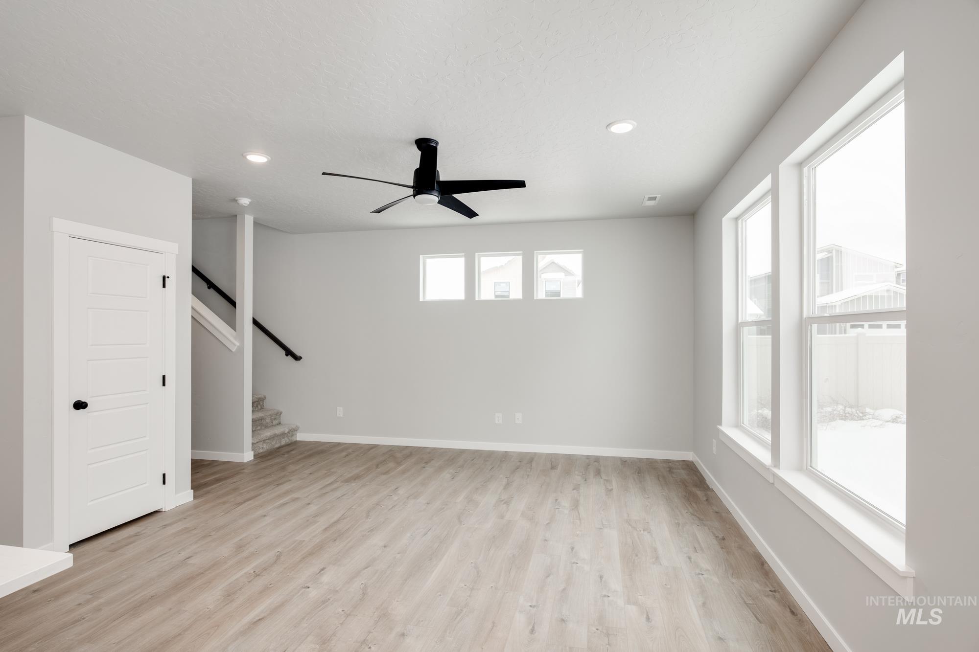 242 Caribou Ct, Horseshoe Bend, Idaho 83629, 3 Bedrooms, 2.5 Bathrooms, Residential For Sale, Price $354,990,MLS 98973282