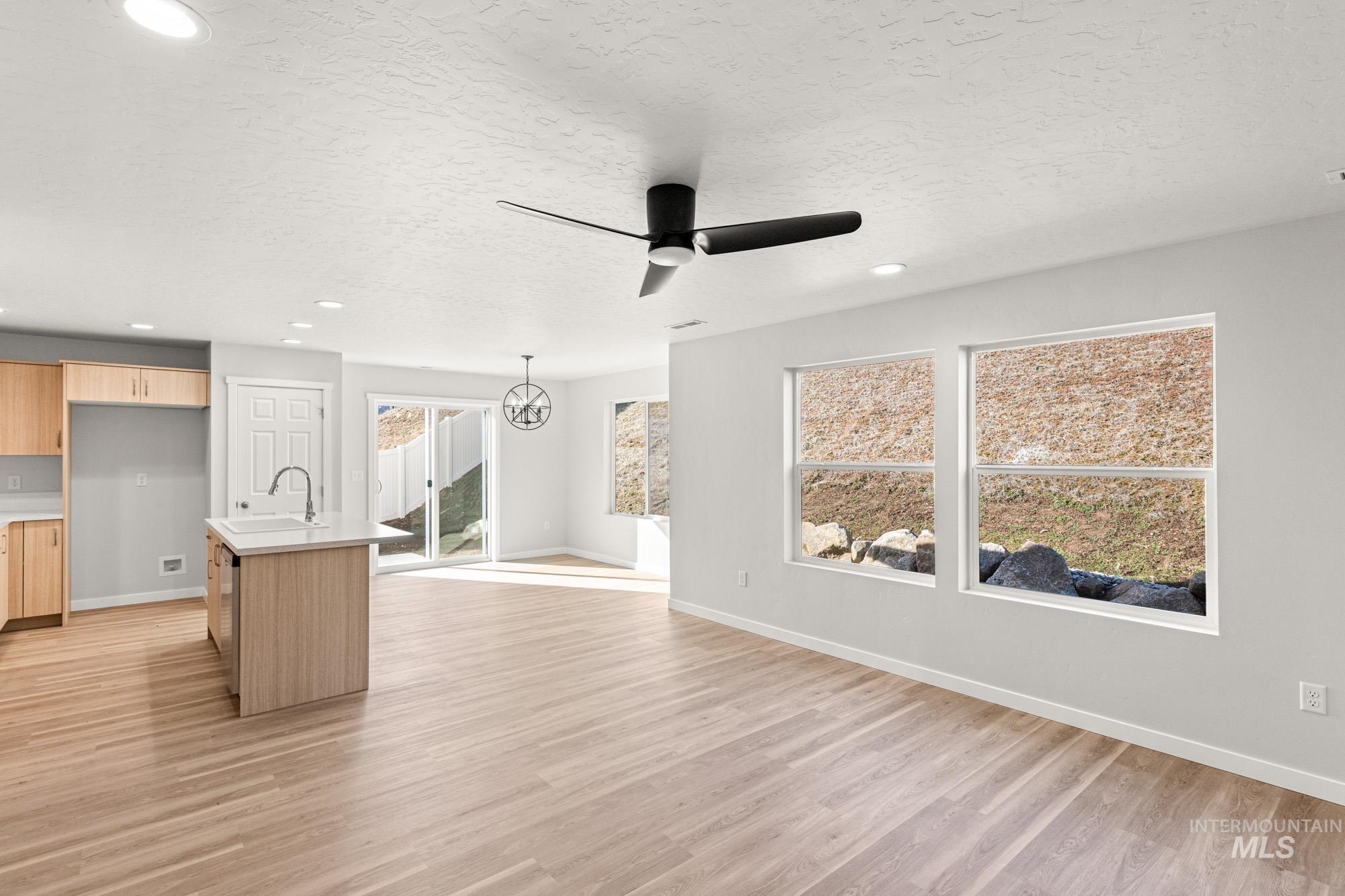 242 Caribou Ct, Horseshoe Bend, Idaho 83629, 3 Bedrooms, 2.5 Bathrooms, Residential For Sale, Price $354,990, 98973282