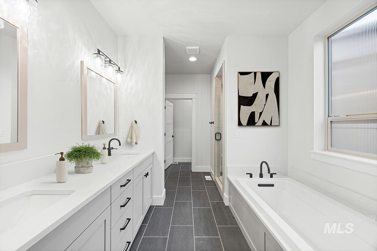 7040 S Palatino Ave., Meridian, Idaho 83642, 4 Bedrooms, 2.5 Bathrooms, Residential For Sale, Price $674,800,MLS 98973283