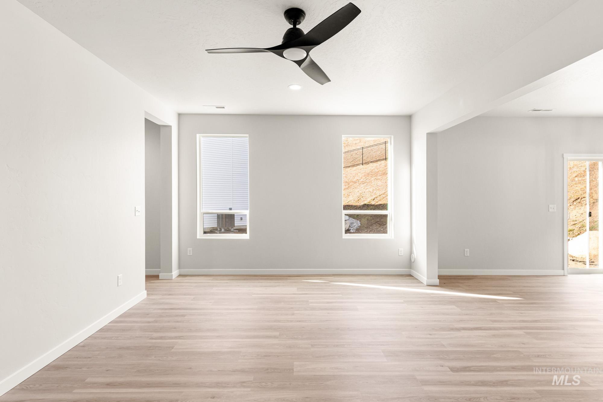 240 Caribou Ct, Horseshoe Bend, Idaho 83629, 3 Bedrooms, 2.5 Bathrooms, Residential For Sale, Price $394,990, 98973284