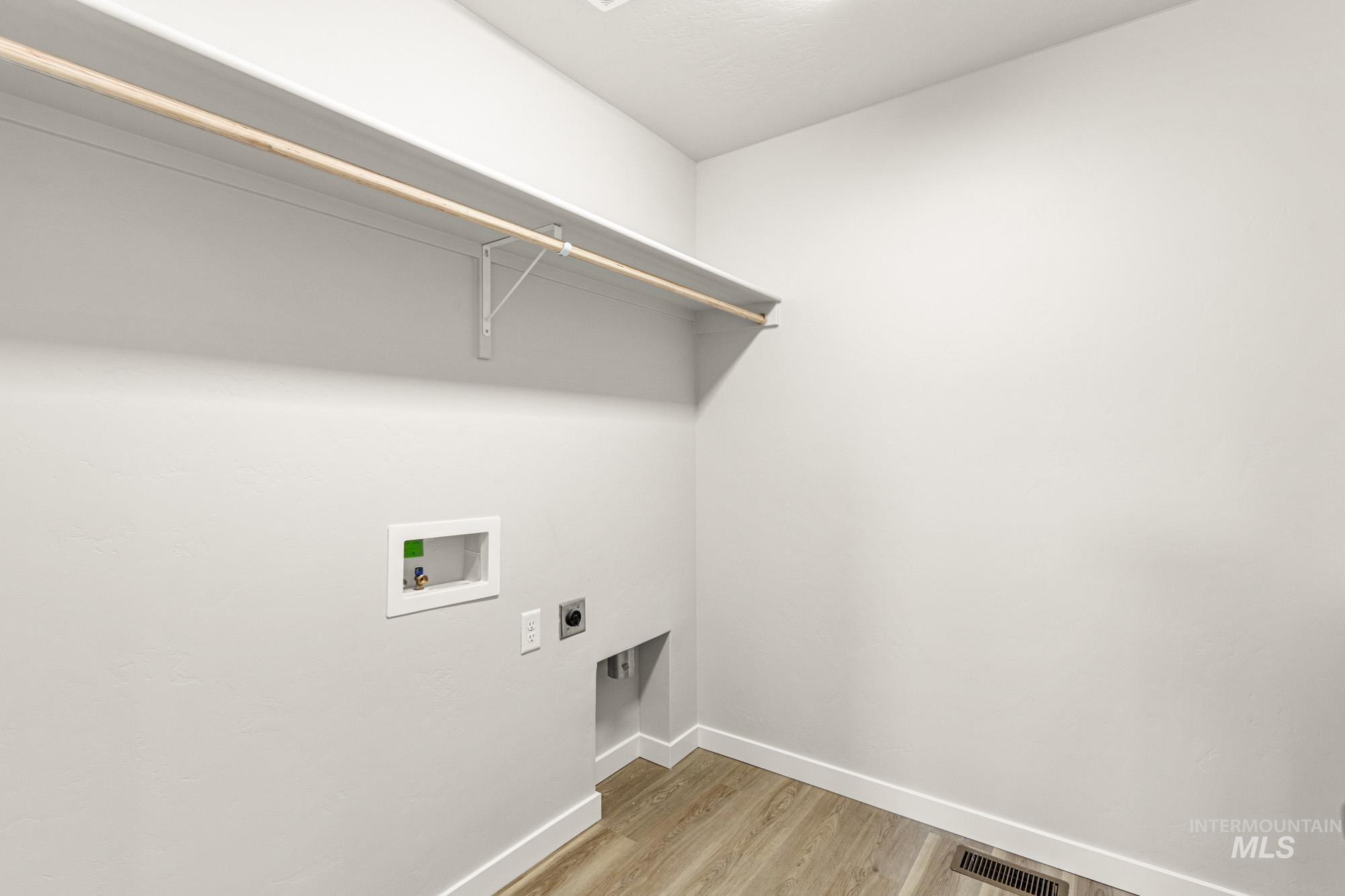 240 Caribou Ct, Horseshoe Bend, Idaho 83629, 3 Bedrooms, 2.5 Bathrooms, Residential For Sale, Price $394,990, 98973284