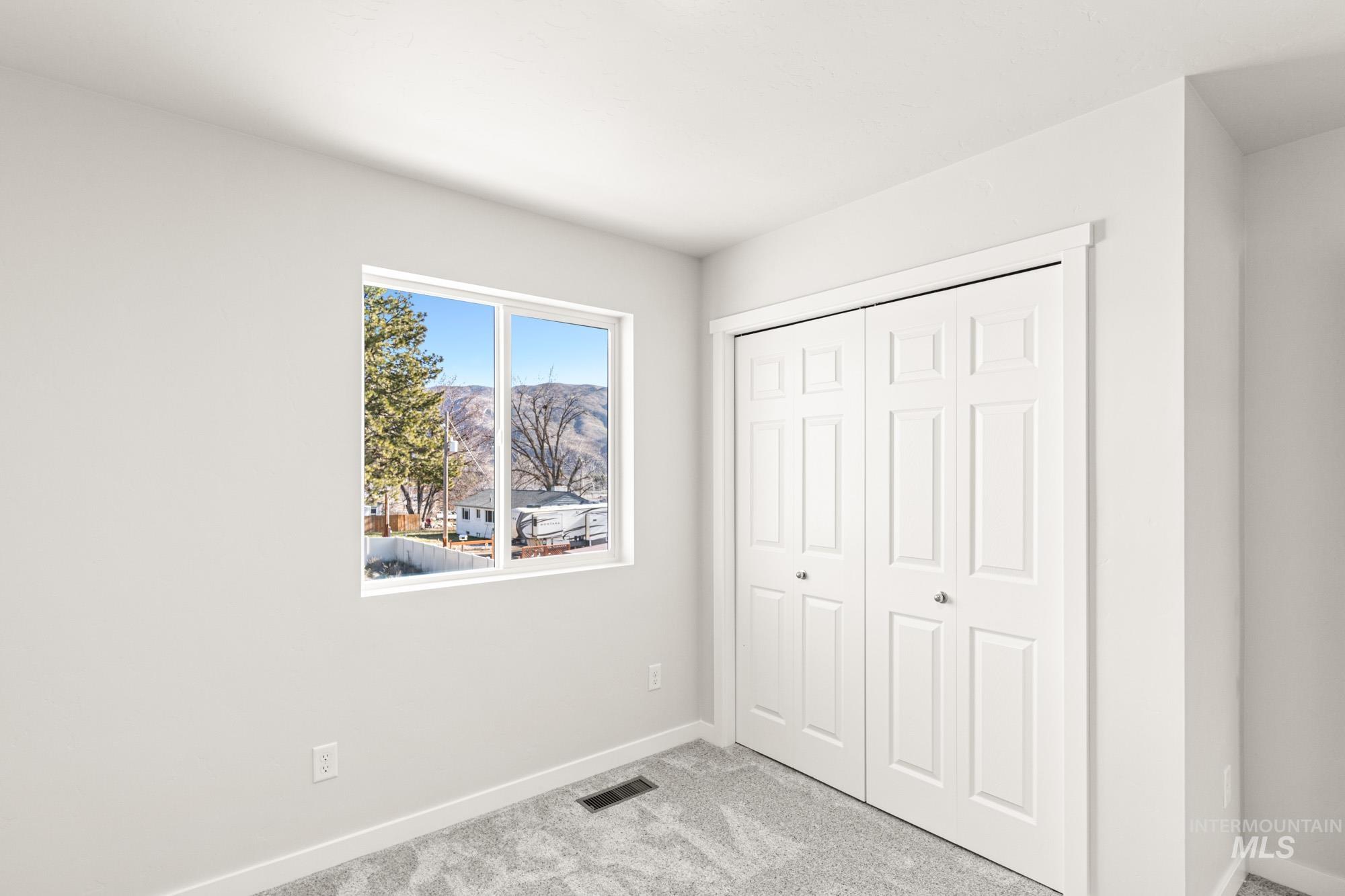 301 Whitetail Ave, Horseshoe Bend, Idaho 83629, 3 Bedrooms, 2.5 Bathrooms, Residential For Sale, Price $346,990,MLS 98973286