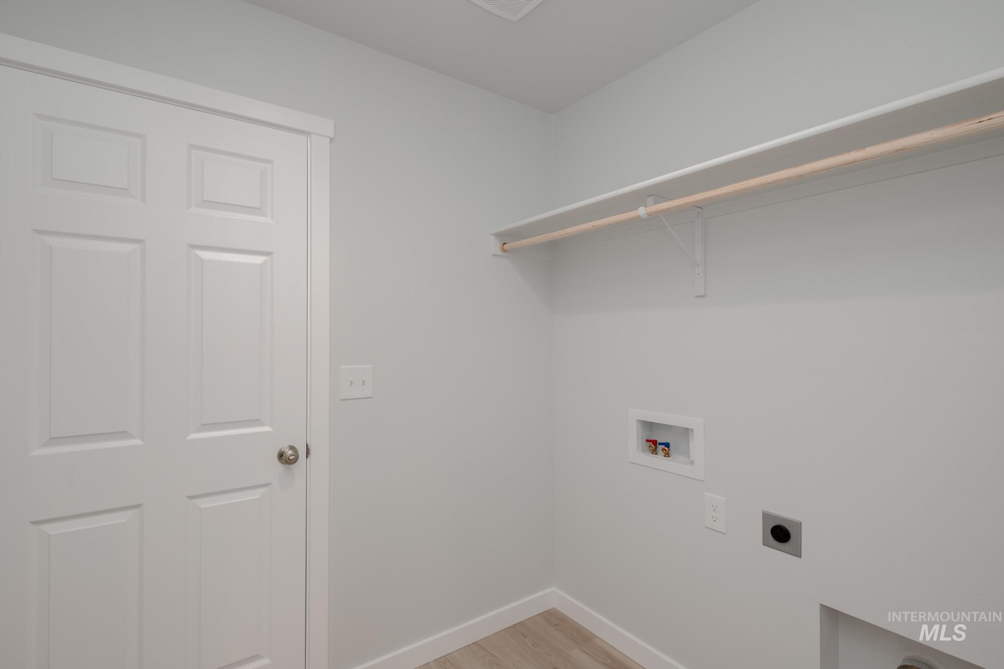 301 Whitetail Ave, Horseshoe Bend, Idaho 83629, 3 Bedrooms, 2.5 Bathrooms, Residential For Sale, Price $346,990,MLS 98973286