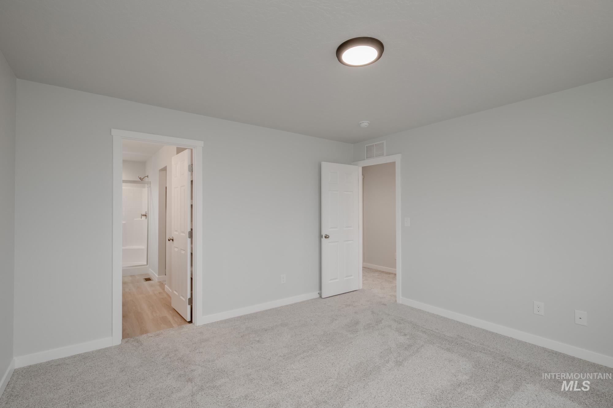 301 Whitetail Ave, Horseshoe Bend, Idaho 83629, 3 Bedrooms, 2.5 Bathrooms, Residential For Sale, Price $346,990,MLS 98973286