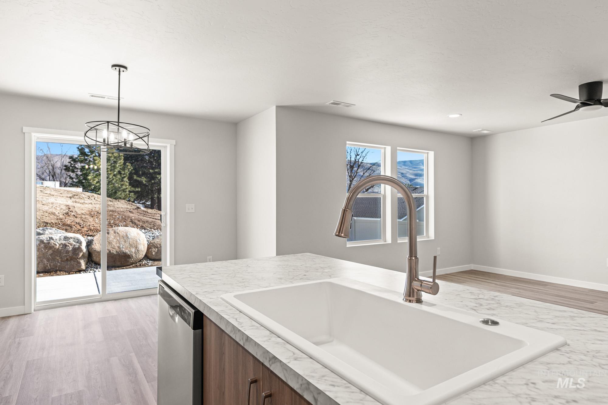 301 Whitetail Ave, Horseshoe Bend, Idaho 83629, 3 Bedrooms, 2.5 Bathrooms, Residential For Sale, Price $346,990,MLS 98973286