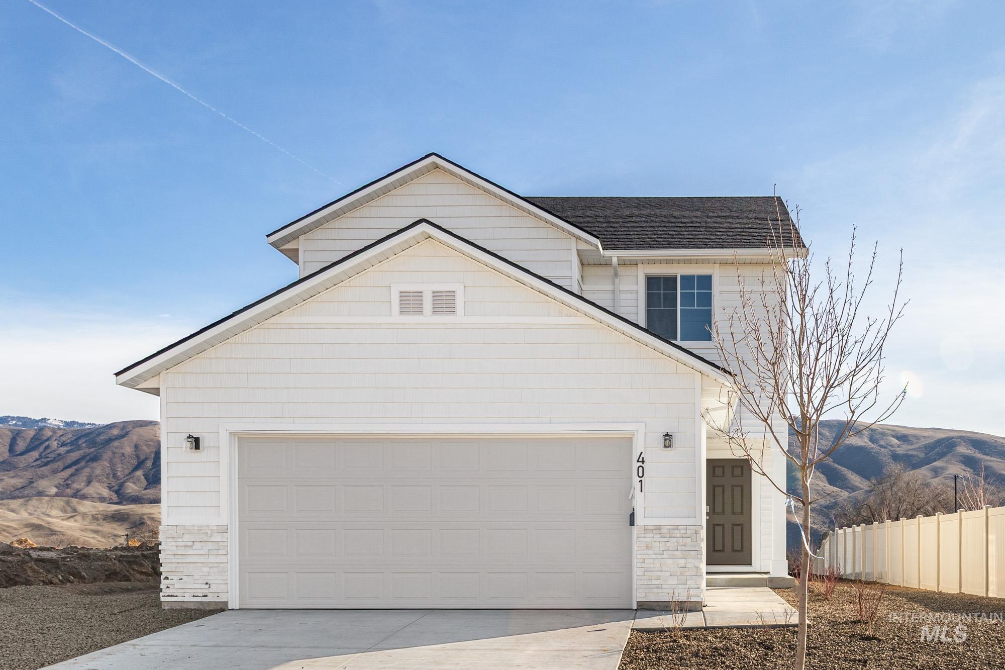 401 Reindeer Ave, Horseshoe Bend, Idaho 83629, 3 Bedrooms, 2.5 Bathrooms, Residential For Sale, Price $352,990,MLS 98973287