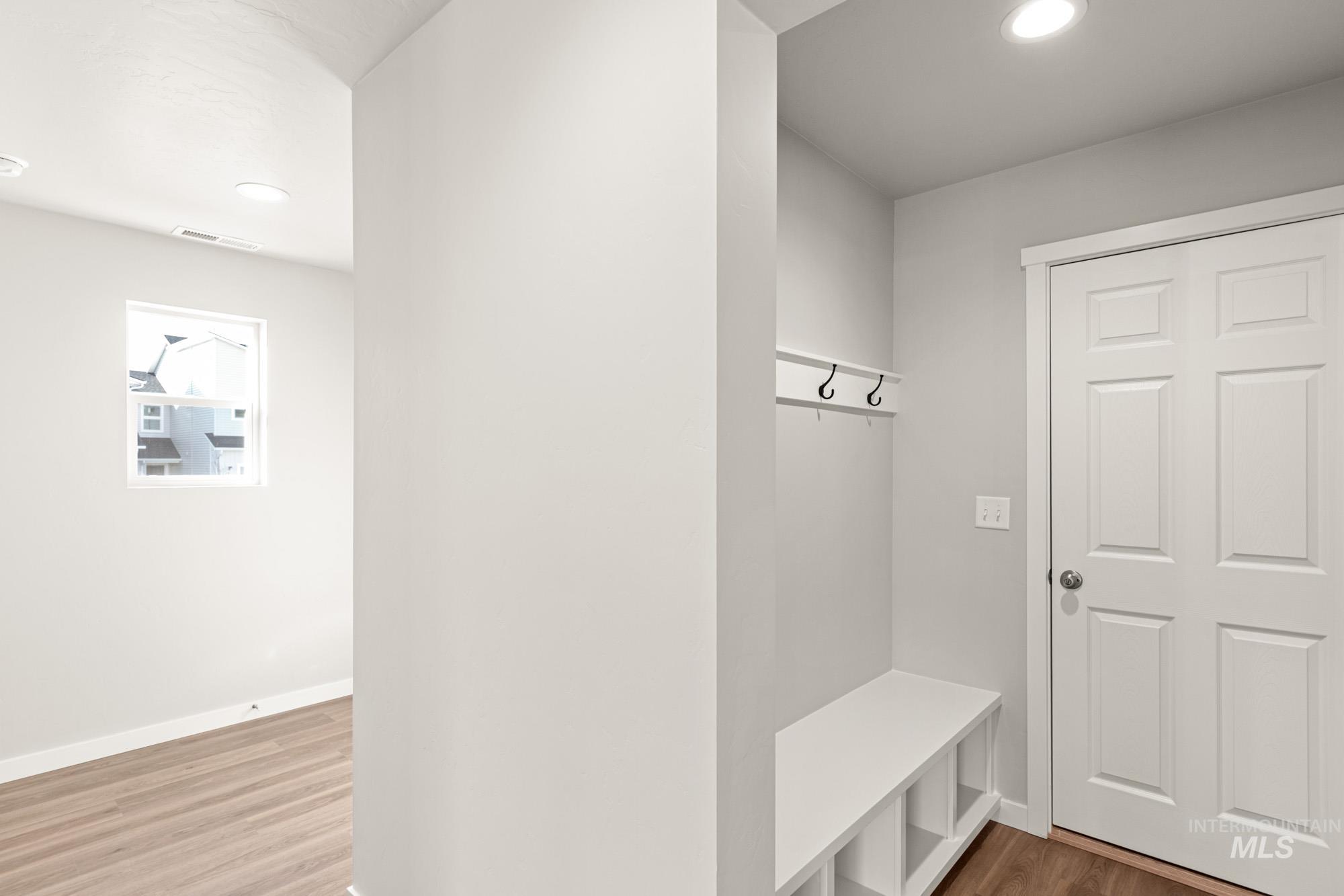 401 Reindeer Ave, Horseshoe Bend, Idaho 83629, 3 Bedrooms, 2.5 Bathrooms, Residential For Sale, Price $352,990,MLS 98973287