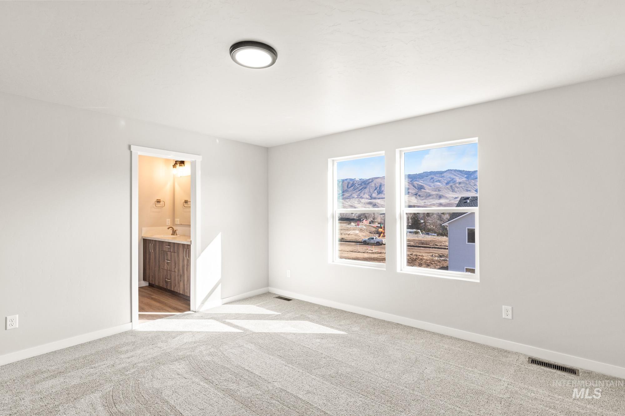 401 Reindeer Ave, Horseshoe Bend, Idaho 83629, 3 Bedrooms, 2.5 Bathrooms, Residential For Sale, Price $352,990,MLS 98973287