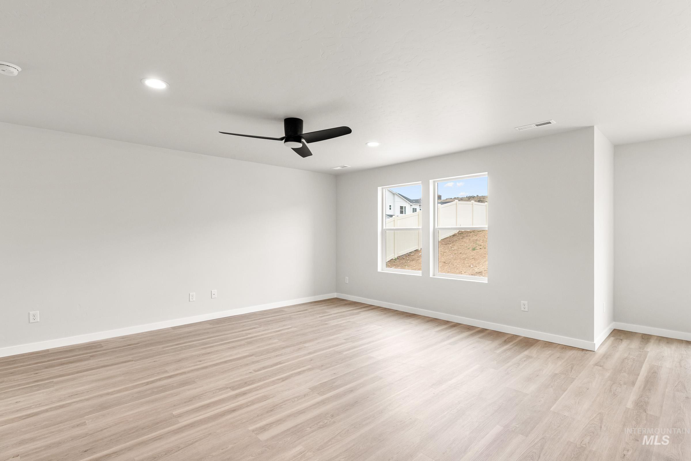 310 Whitetail Ave, Horseshoe Bend, Idaho 83629, 3 Bedrooms, 2.5 Bathrooms, Residential For Sale, Price $345,990, 98973288