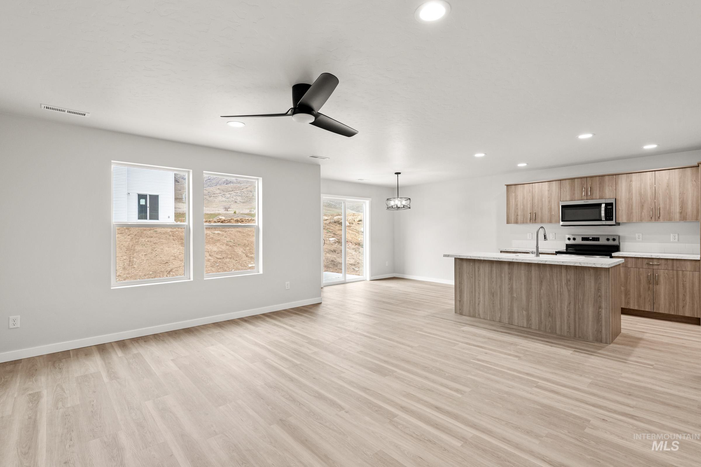 310 Whitetail Ave, Horseshoe Bend, Idaho 83629, 3 Bedrooms, 2.5 Bathrooms, Residential For Sale, Price $345,990, 98973288