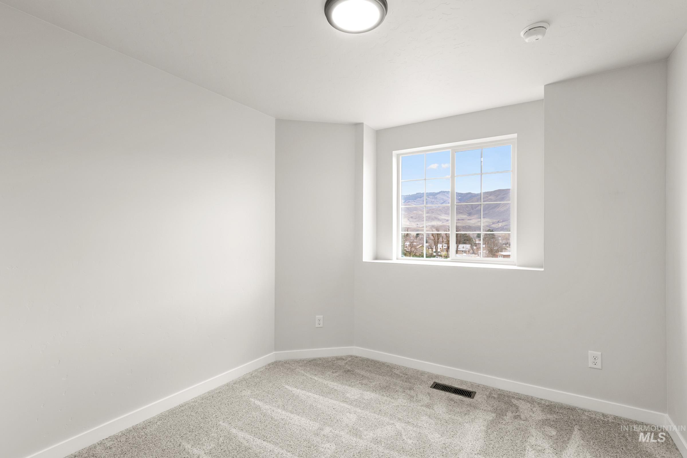 310 Whitetail Ave, Horseshoe Bend, Idaho 83629, 3 Bedrooms, 2.5 Bathrooms, Residential For Sale, Price $345,990, 98973288