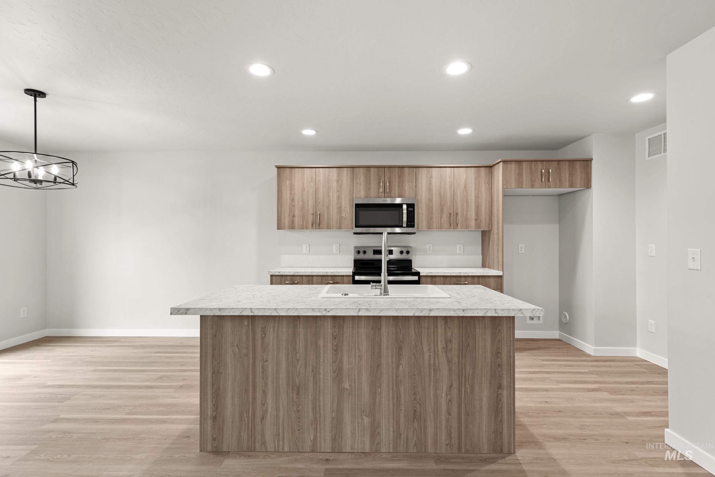 310 Whitetail Ave, Horseshoe Bend, Idaho 83629, 3 Bedrooms, 2.5 Bathrooms, Residential For Sale, Price $345,990, 98973288