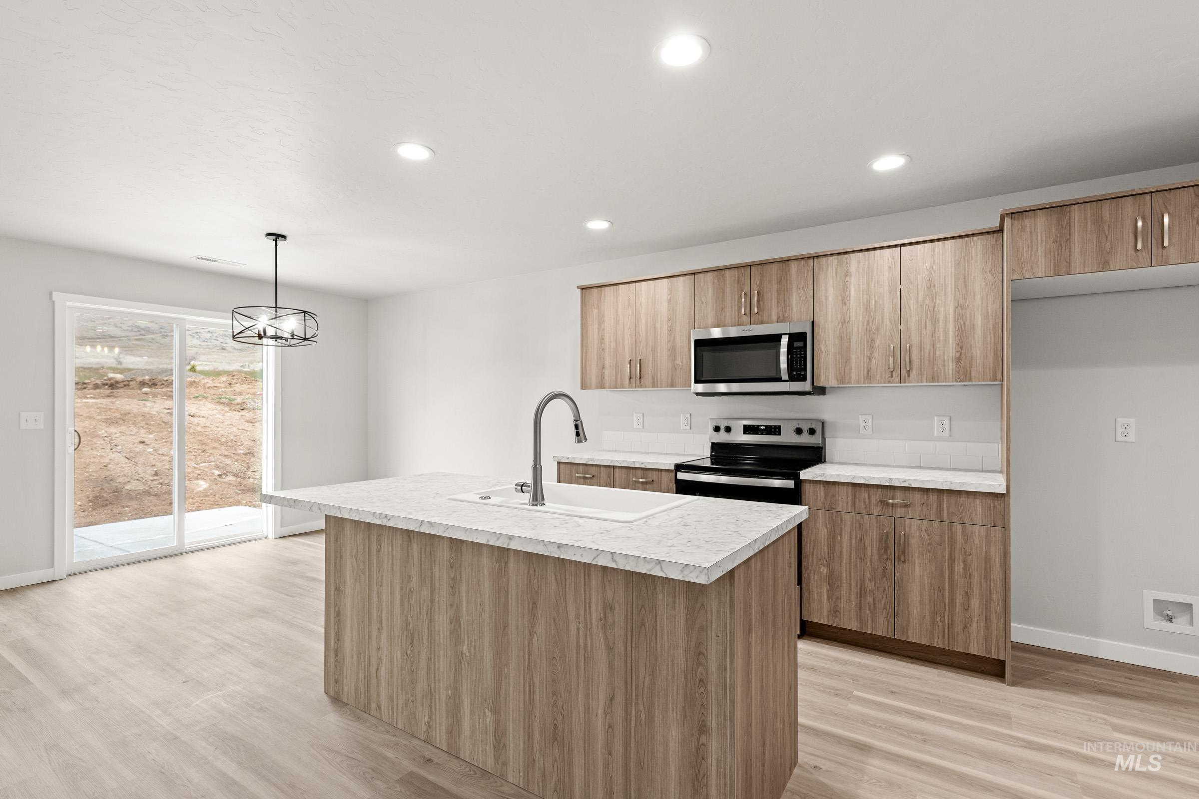 310 Whitetail Ave, Horseshoe Bend, Idaho 83629, 3 Bedrooms, 2.5 Bathrooms, Residential For Sale, Price $345,990, 98973288