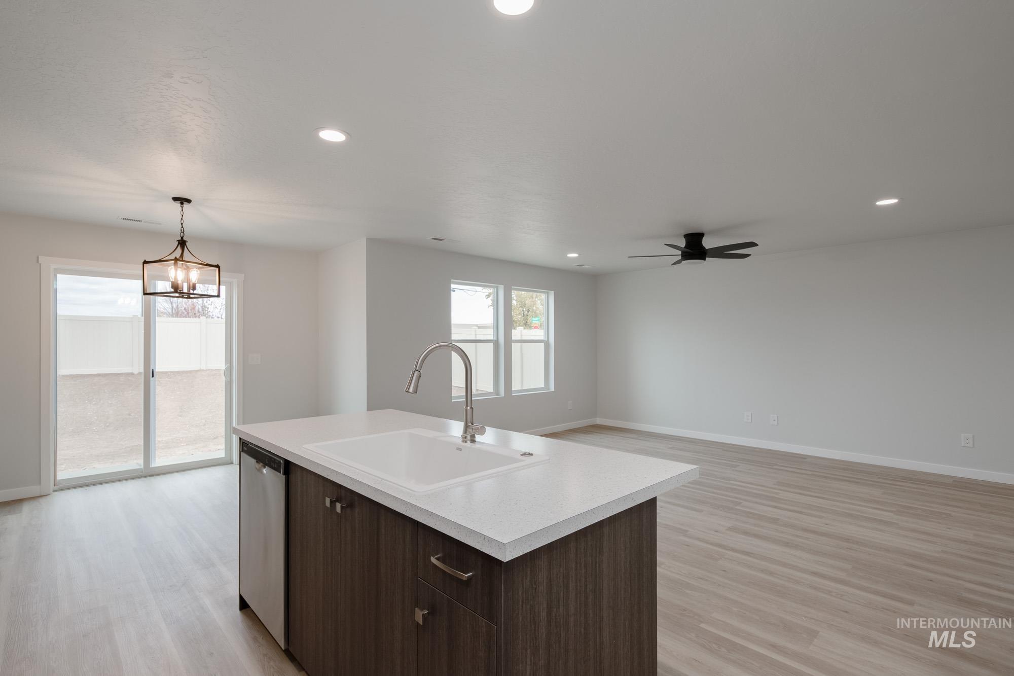 310 Whitetail Ave, Horseshoe Bend, Idaho 83629, 3 Bedrooms, 2.5 Bathrooms, Residential For Sale, Price $345,990,MLS 98973288