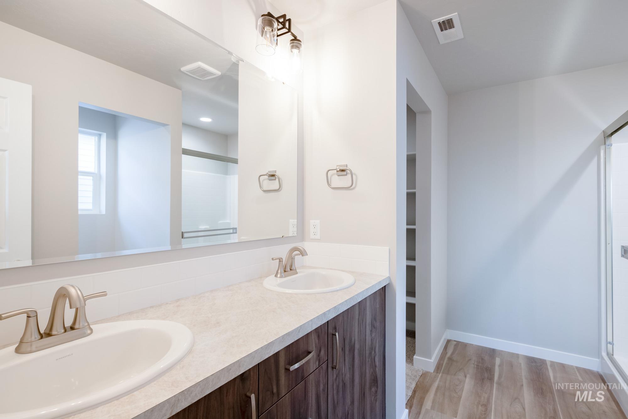 1703 N Birch St, Jerome, Idaho 83338, 3 Bedrooms, 2 Bathrooms, Residential For Sale, Price $379,990,MLS 98973289