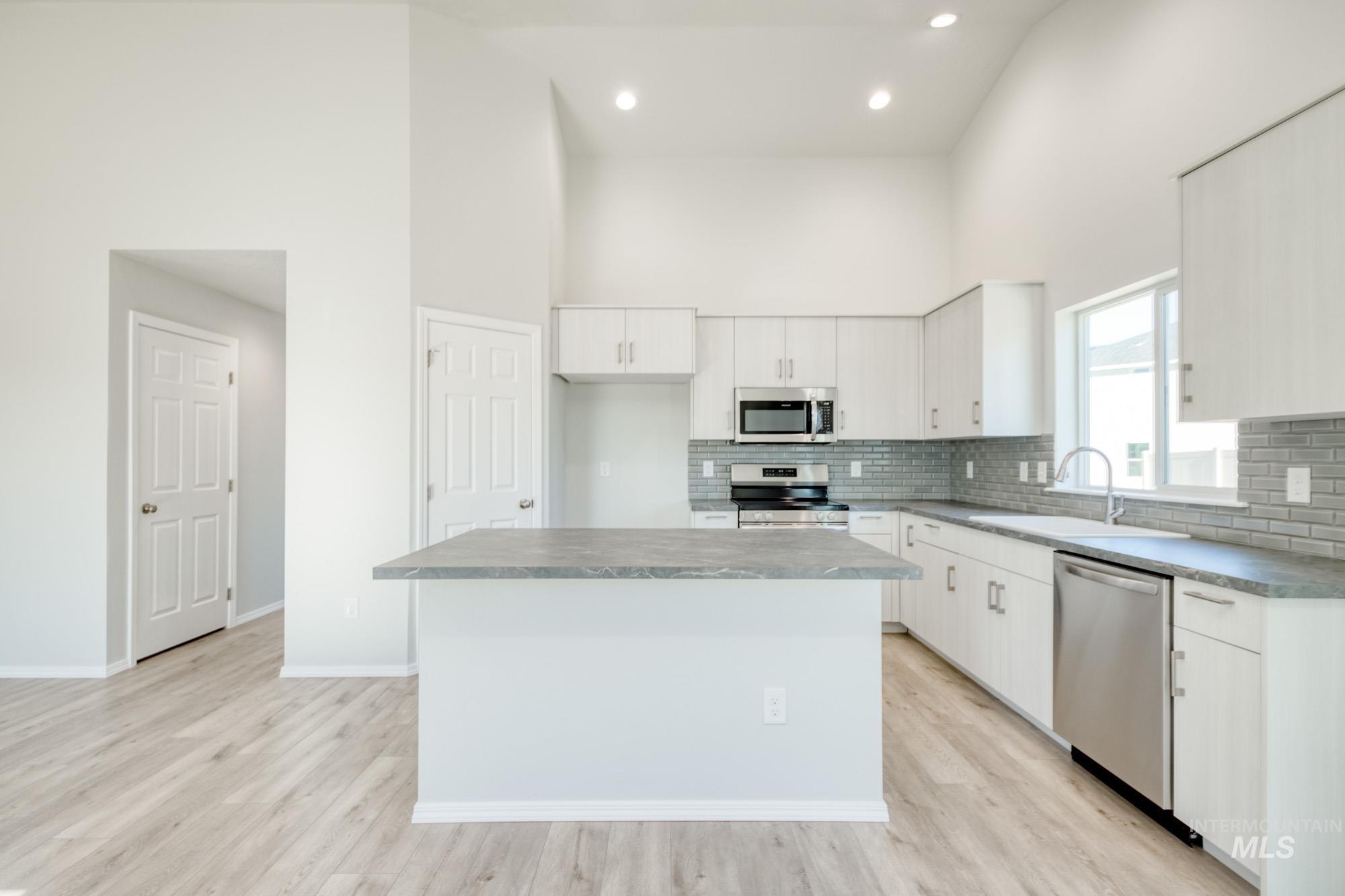 1707 N Birch St, Jerome, Idaho 83338, 4 Bedrooms, 2 Bathrooms, Residential For Sale, Price $389,990,MLS 98973290