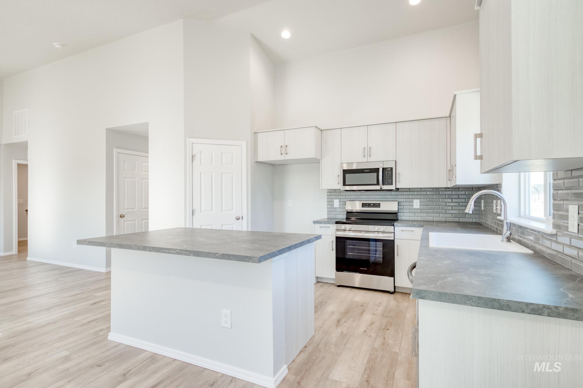 1707 N Birch St, Jerome, Idaho 83338, 4 Bedrooms, 2 Bathrooms, Residential For Sale, Price $389,990,MLS 98973290