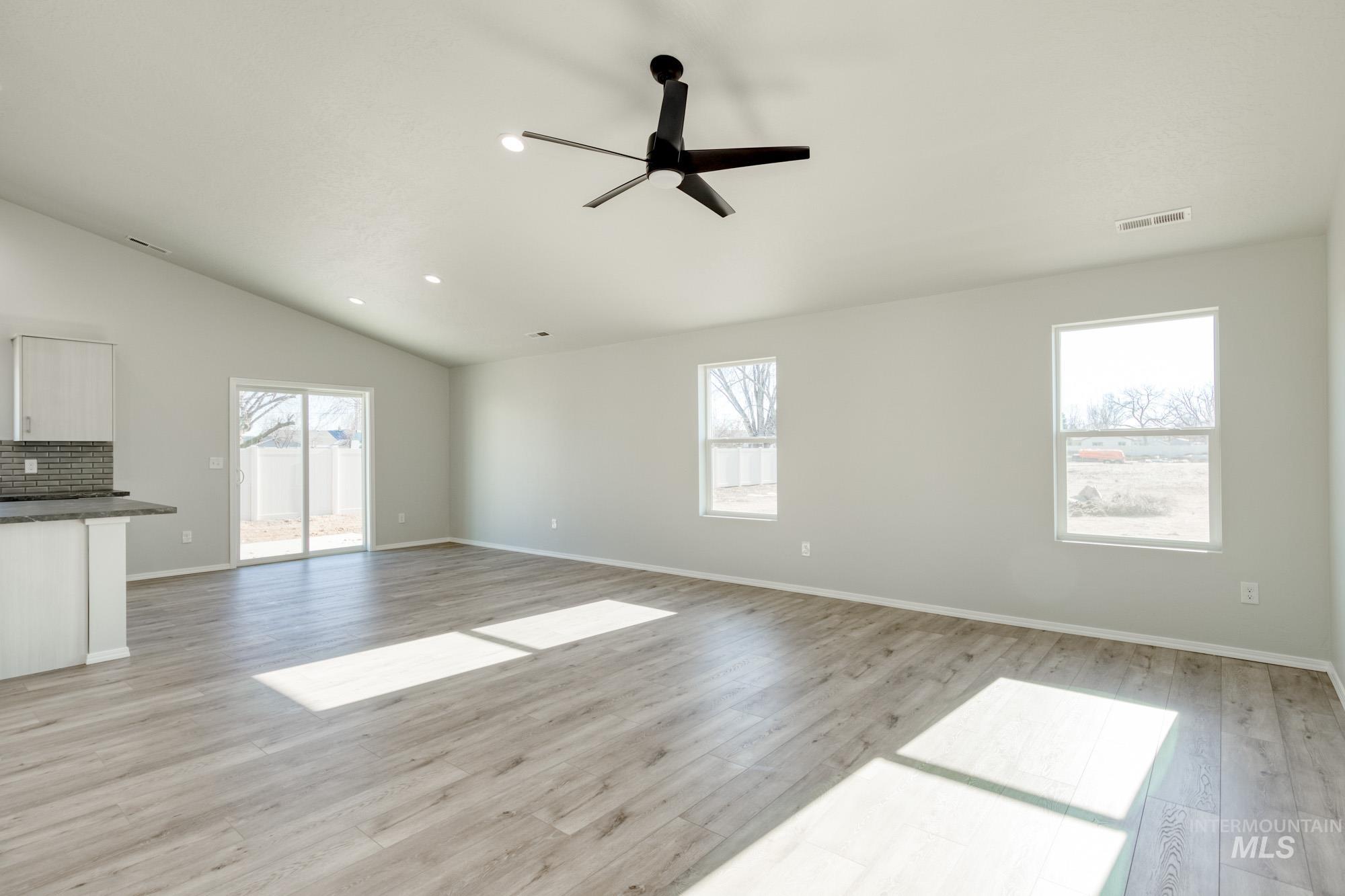 1707 N Birch St, Jerome, Idaho 83338, 4 Bedrooms, 2 Bathrooms, Residential For Sale, Price $389,990,MLS 98973290