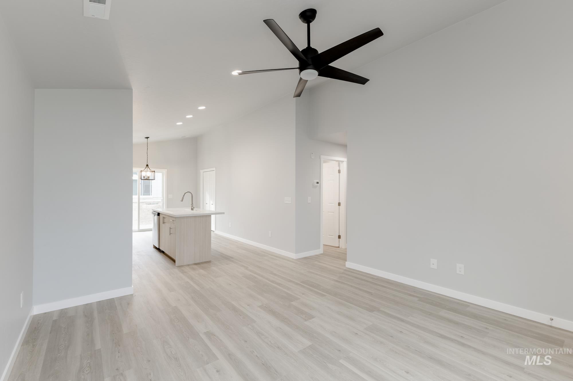 1712 N Birch St, Jerome, Idaho 83338, 3 Bedrooms, 2 Bathrooms, Residential For Sale, Price $349,990,MLS 98973292