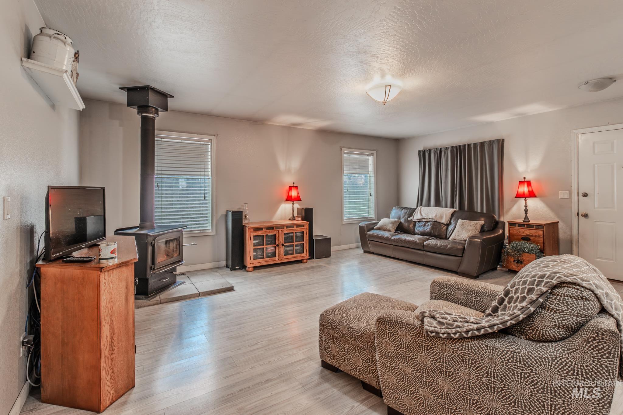 721 W Hazel St, Caldwell, Idaho 83605, 2 Bedrooms, 1 Bathroom, Residential For Sale, Price $299,900,MLS 98973293