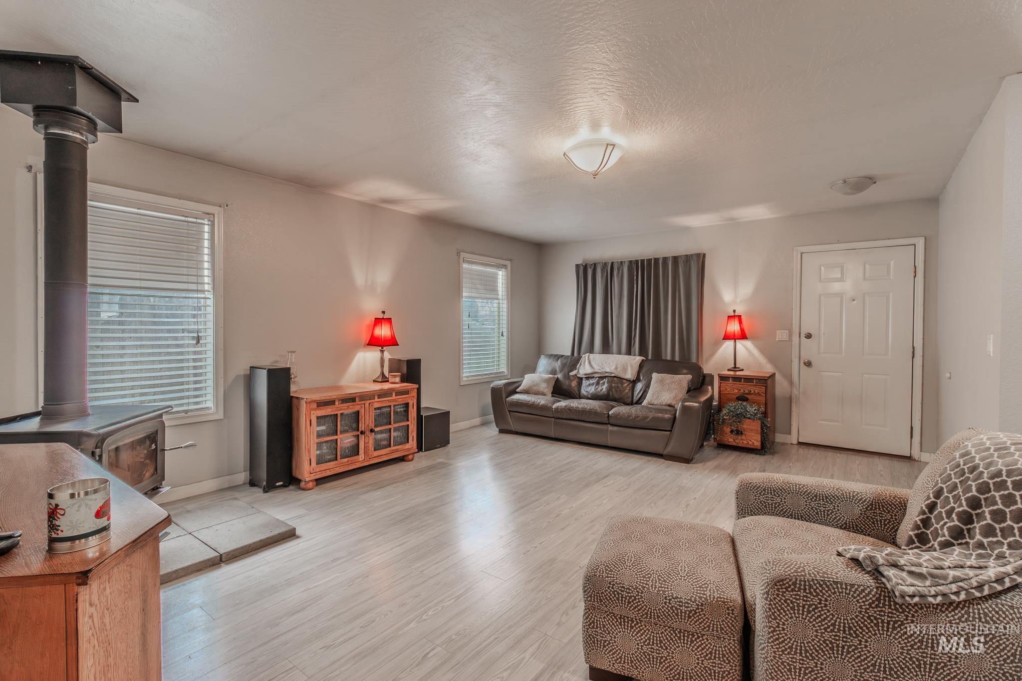 721 W Hazel St, Caldwell, Idaho 83605, 2 Bedrooms, 1 Bathroom, Residential For Sale, Price $299,900,MLS 98973293