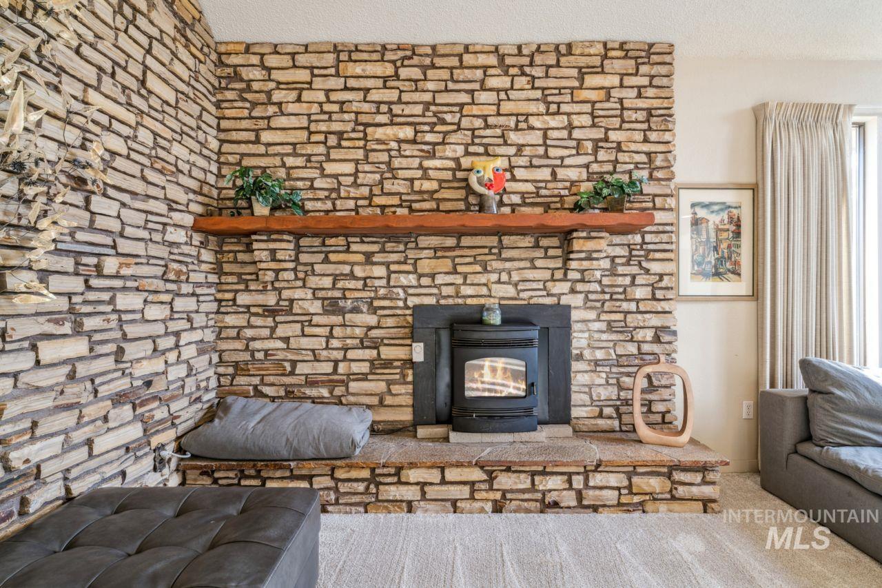 811 N Horton St, Nampa, Idaho 83651, 3 Bedrooms, 3 Bathrooms, Residential For Sale, Price $548,900,MLS 98973297