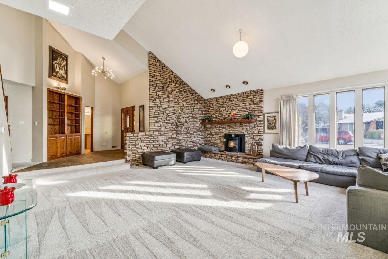 811 N Horton St, Nampa, Idaho 83651, 3 Bedrooms, 3 Bathrooms, Residential For Sale, Price $548,900,MLS 98973297