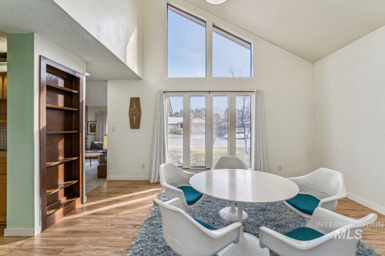 811 N Horton St, Nampa, Idaho 83651, 3 Bedrooms, 3 Bathrooms, Residential For Sale, Price $548,900,MLS 98973297