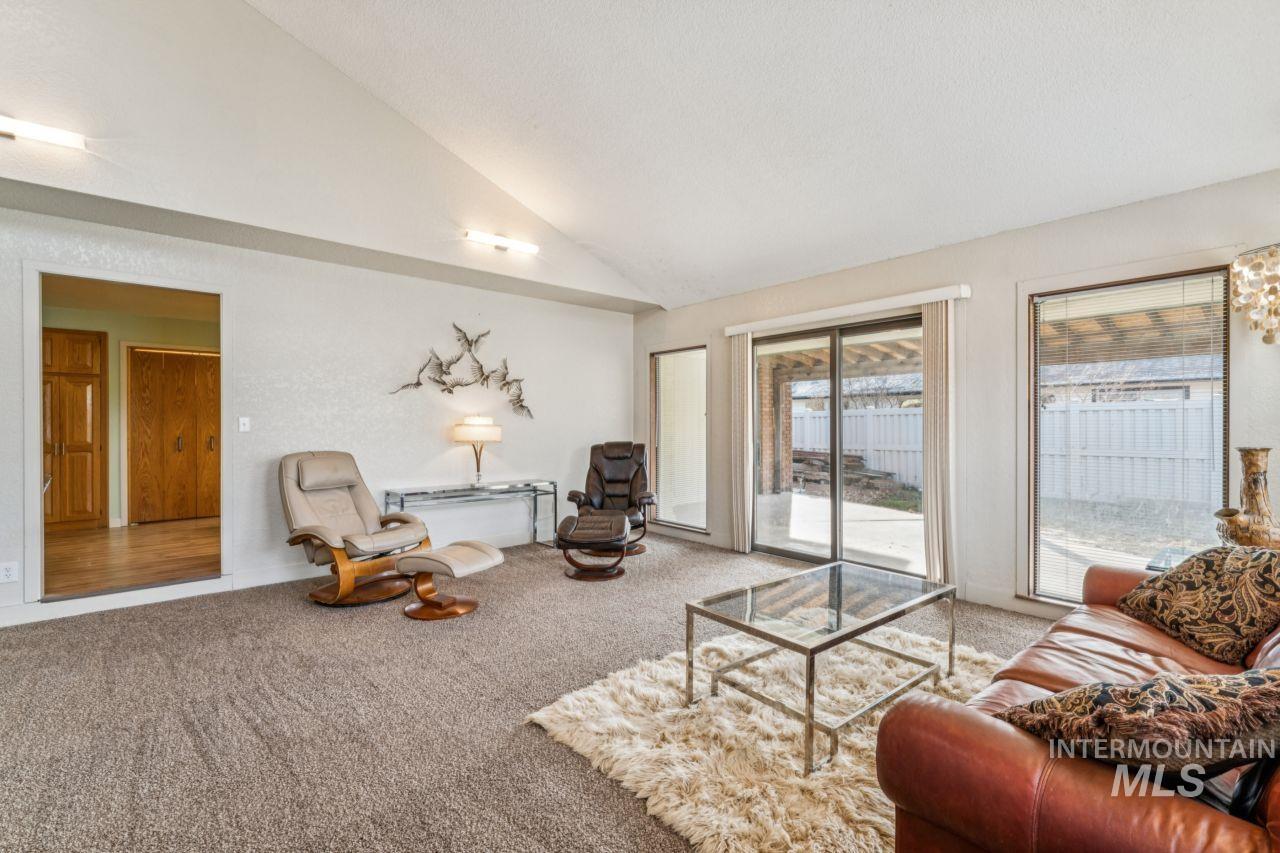 811 N Horton St, Nampa, Idaho 83651, 3 Bedrooms, 3 Bathrooms, Residential For Sale, Price $548,900,MLS 98973297