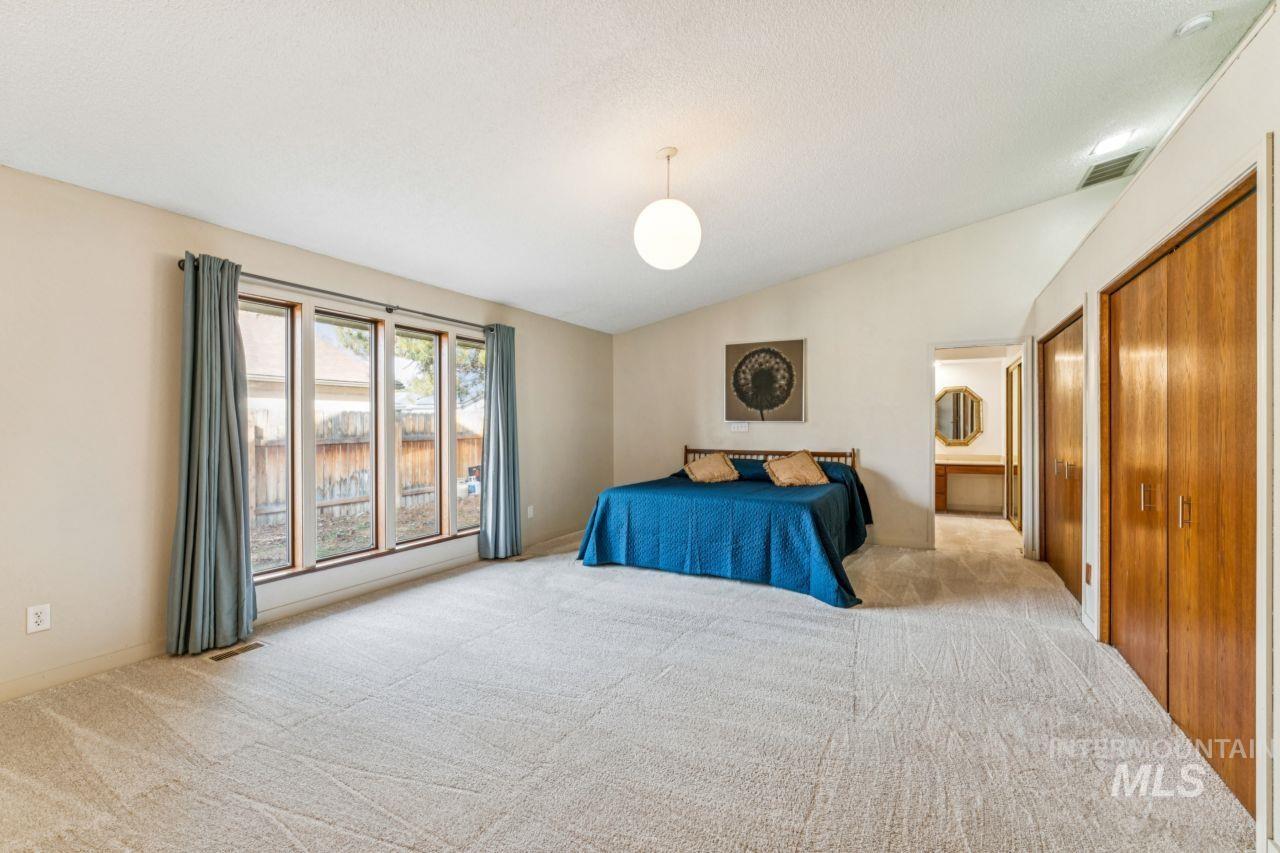 811 N Horton St, Nampa, Idaho 83651, 3 Bedrooms, 3 Bathrooms, Residential For Sale, Price $548,900,MLS 98973297