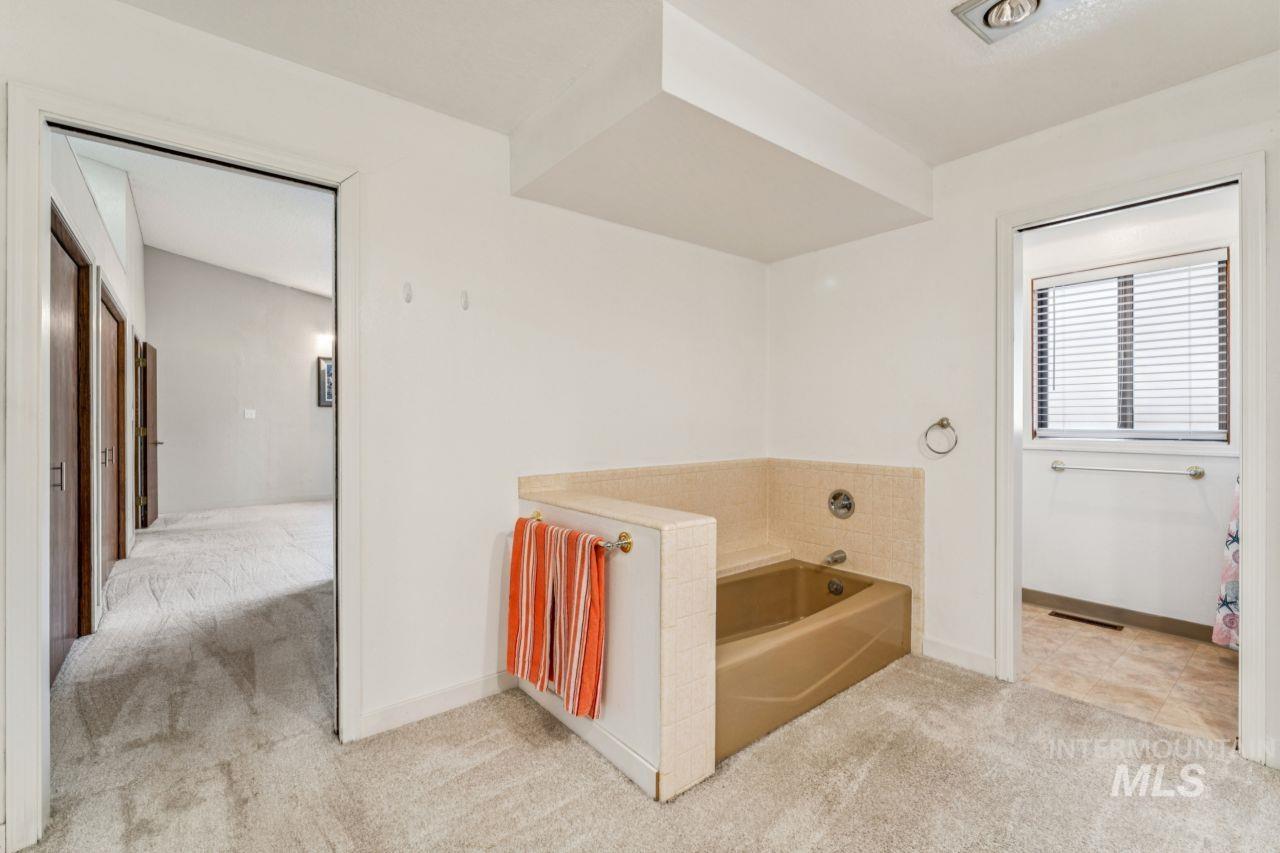 811 N Horton St, Nampa, Idaho 83651, 3 Bedrooms, 3 Bathrooms, Residential For Sale, Price $548,900,MLS 98973297